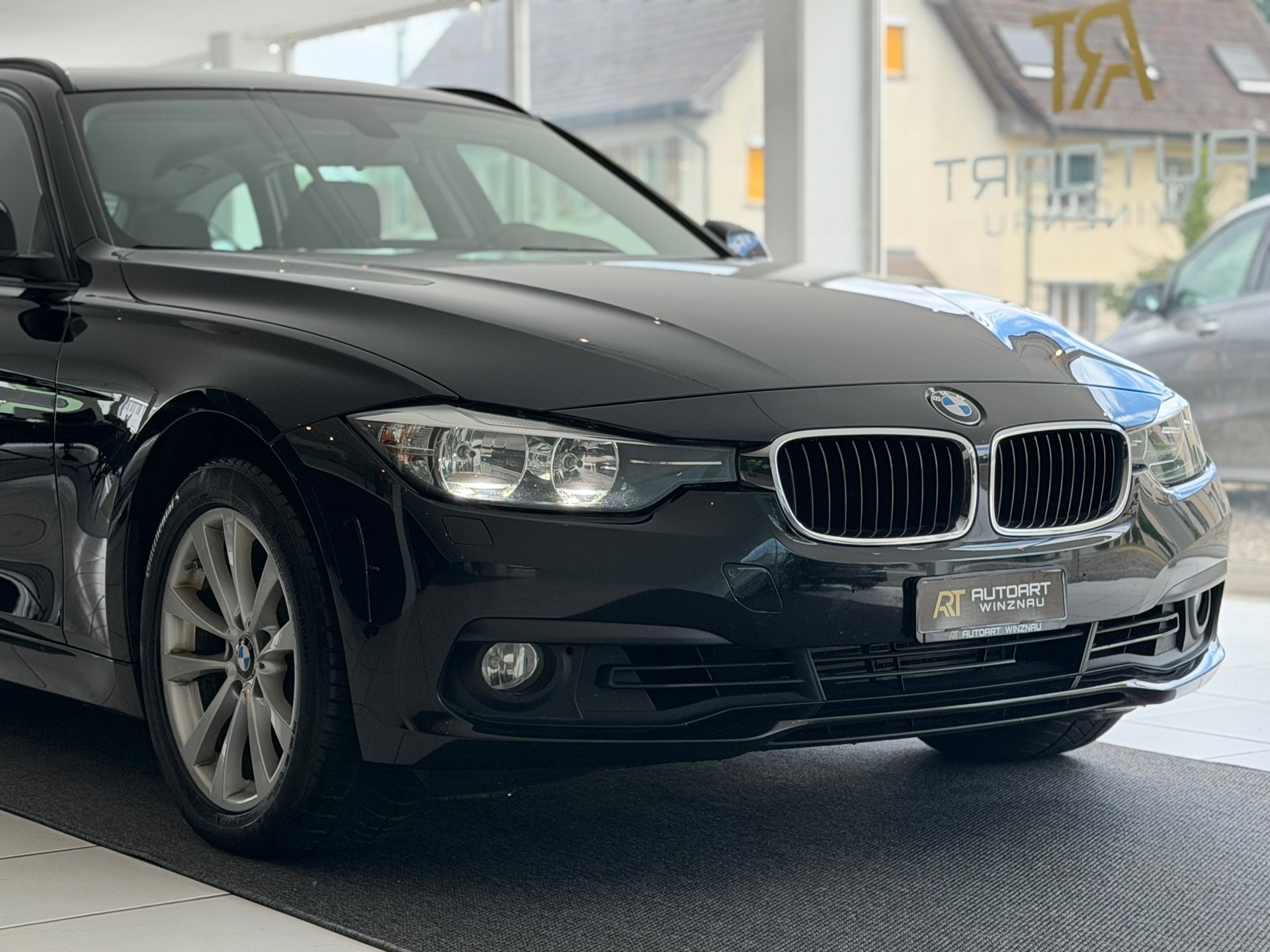 BMW 330d xDrive Touring Steptronic LCI **Frisch ab MFK & Service**-image-3