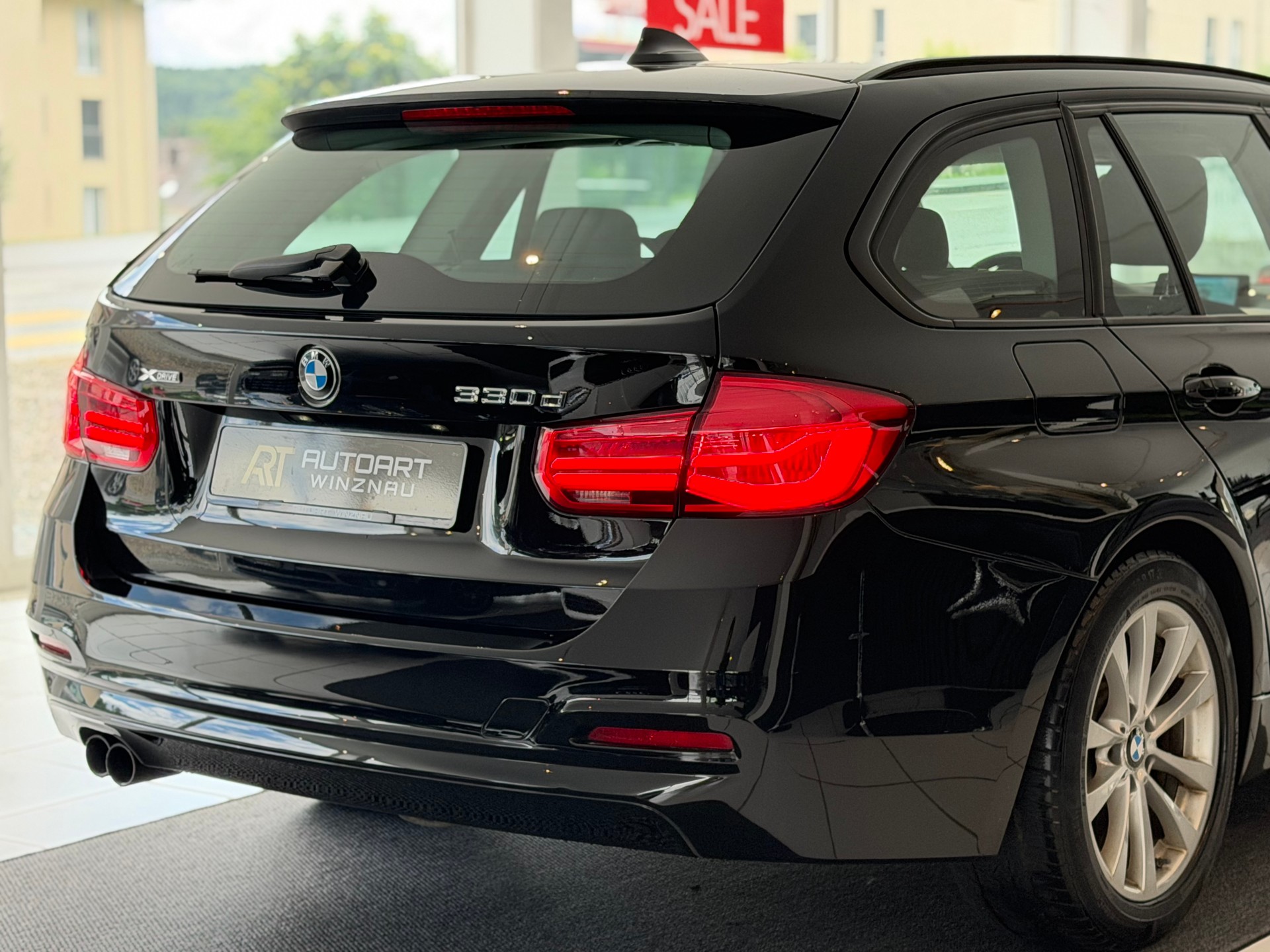 BMW 330d xDrive Touring Steptronic LCI **Frisch ab MFK & Service**-image-6