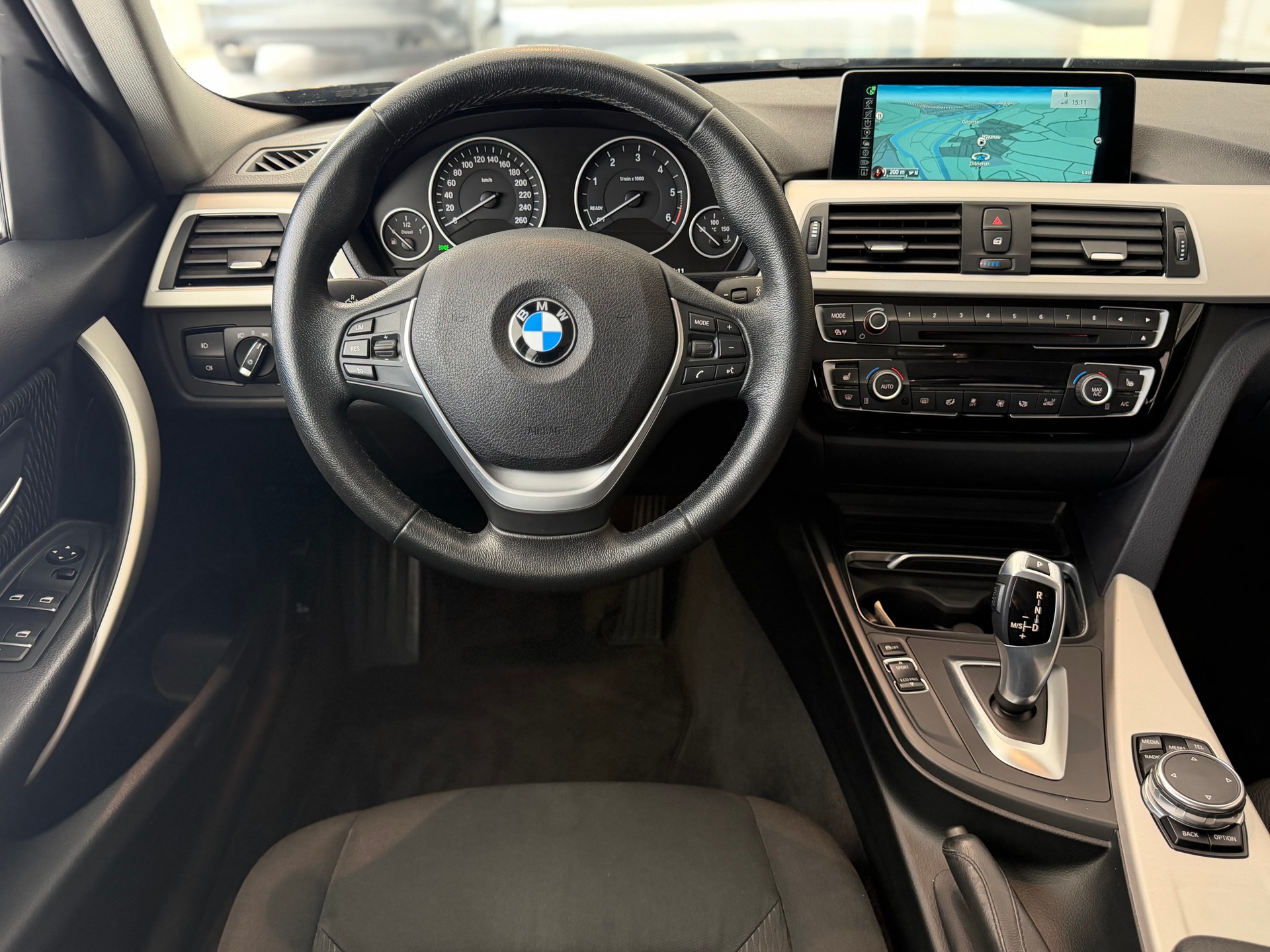 BMW 330d xDrive Touring Steptronic LCI **Frisch ab MFK & Service**-image-13