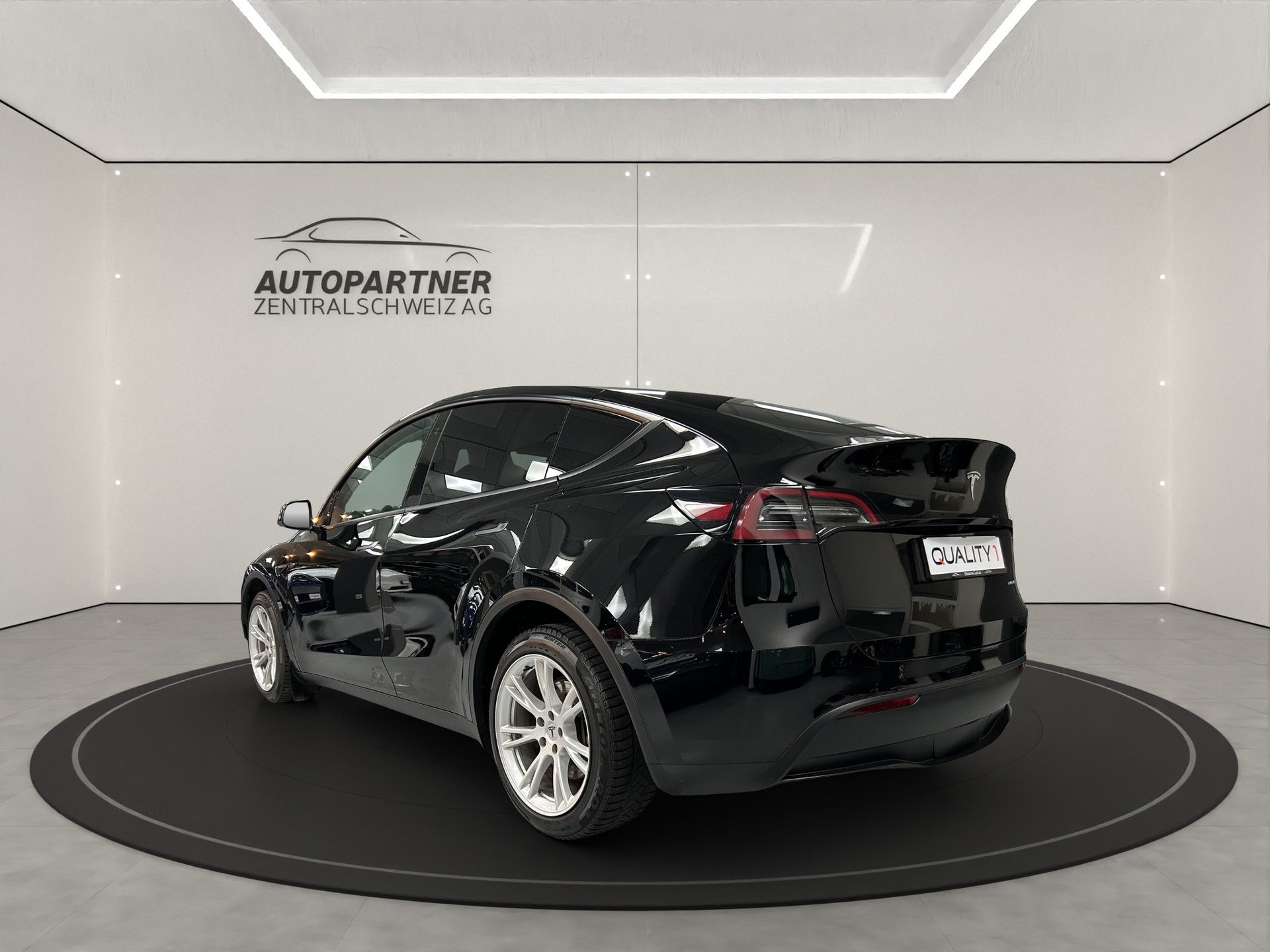 TESLA Model Y Long Range-image-2