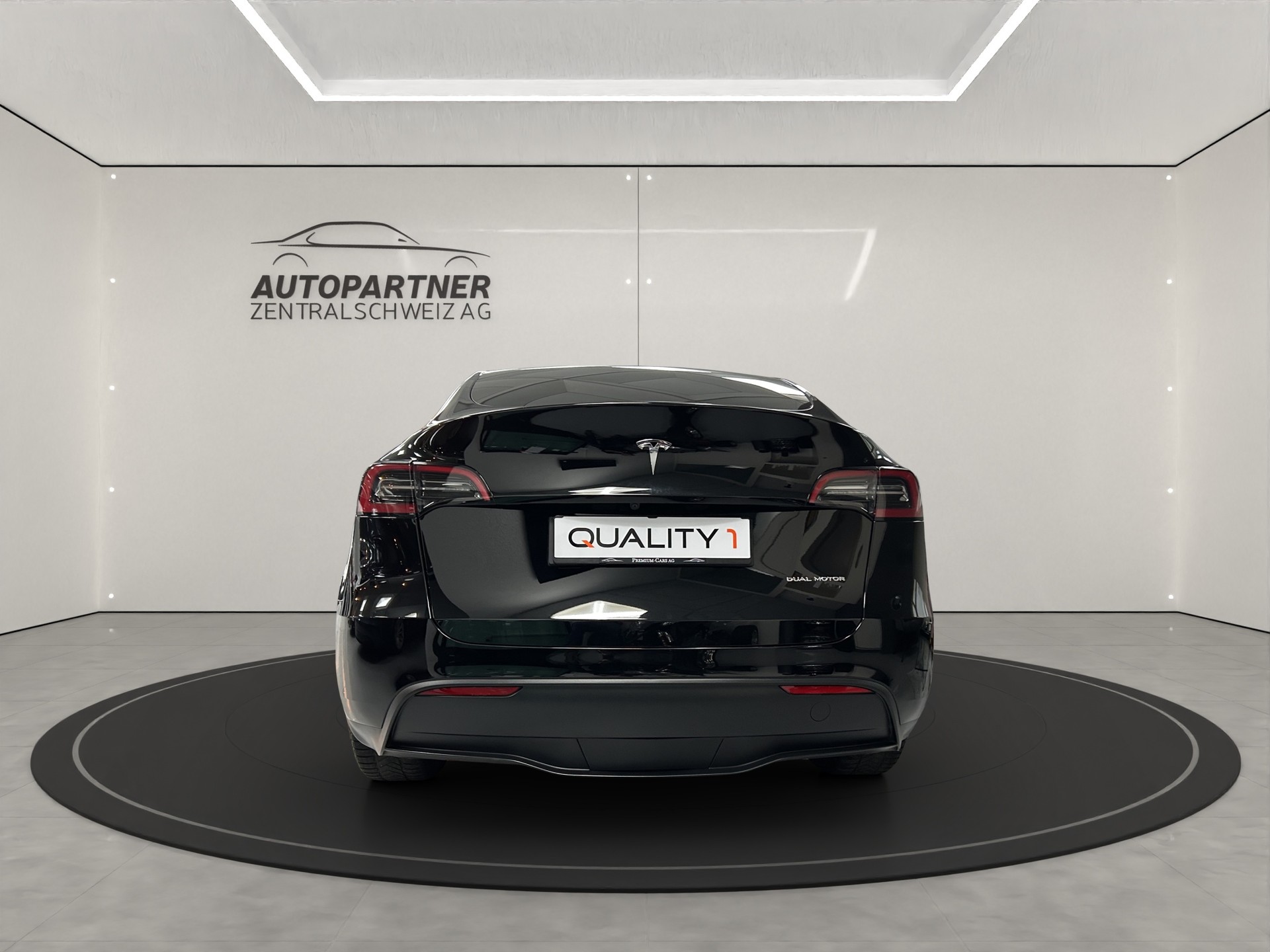 TESLA Model Y Long Range-image-4