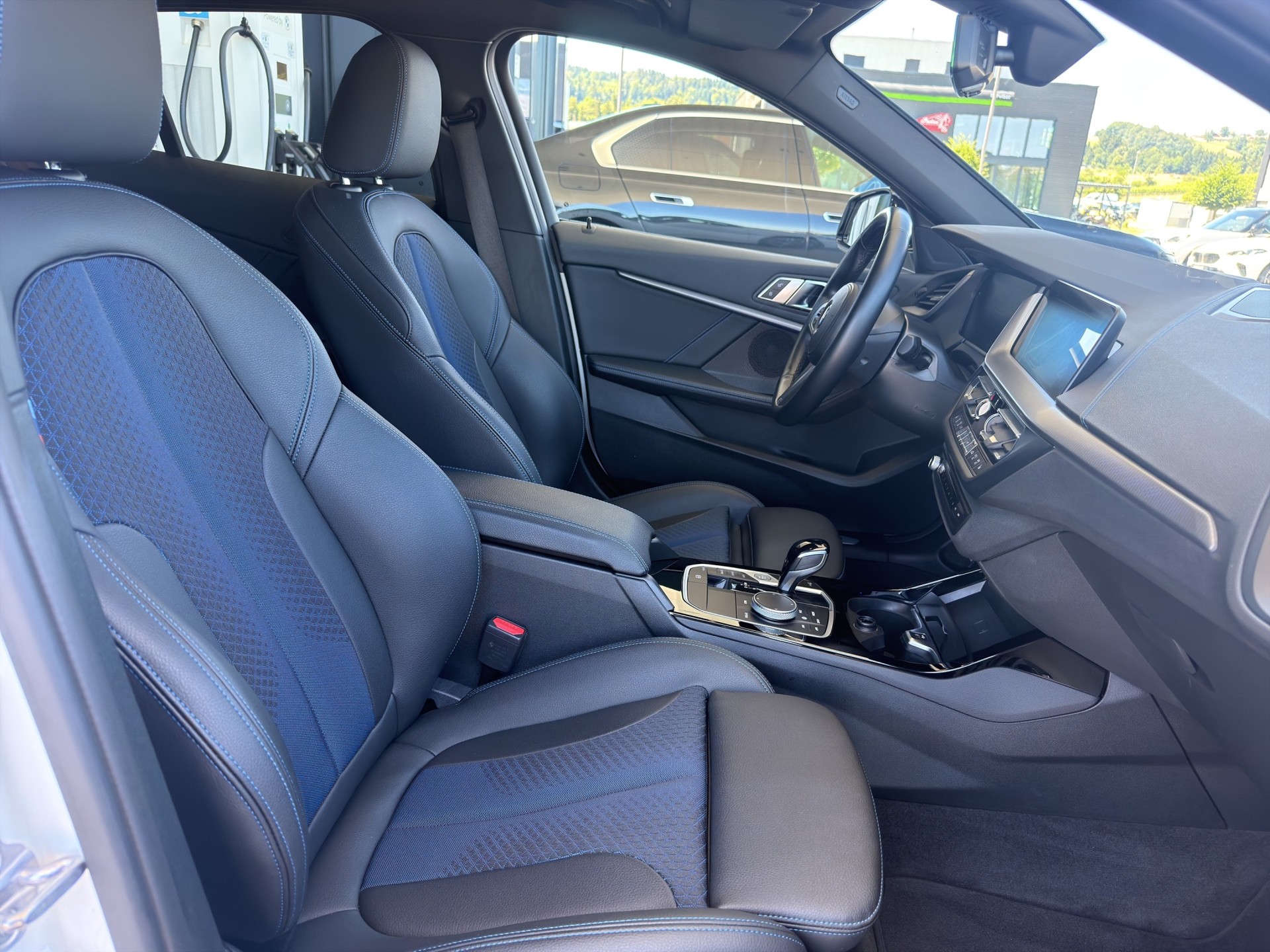 BMW 120d xDrive M Sport-image-17