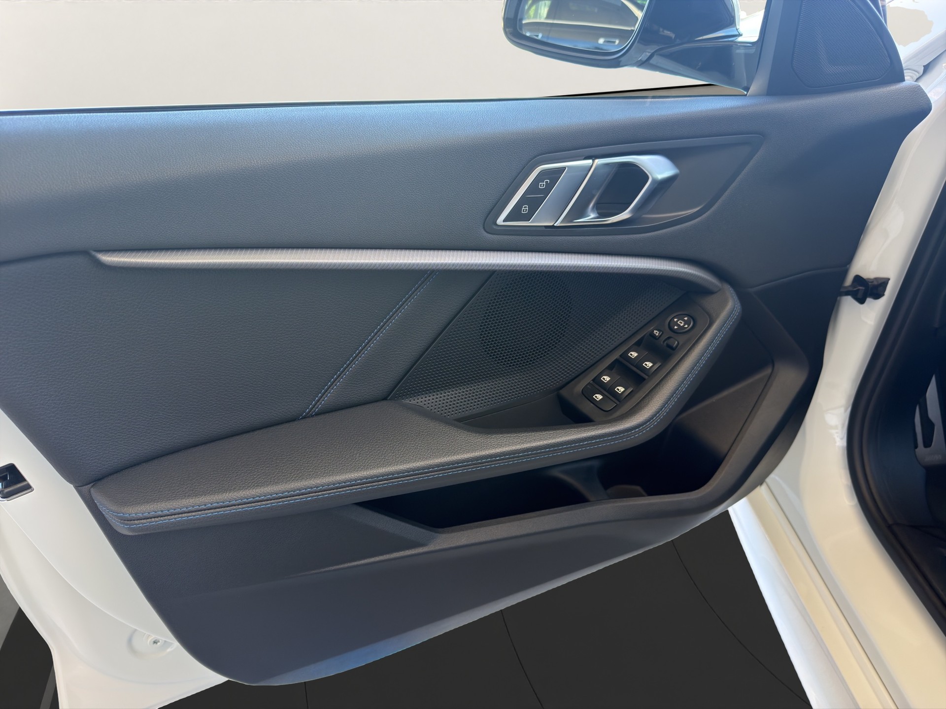 BMW 120d xDrive M Sport-image-16