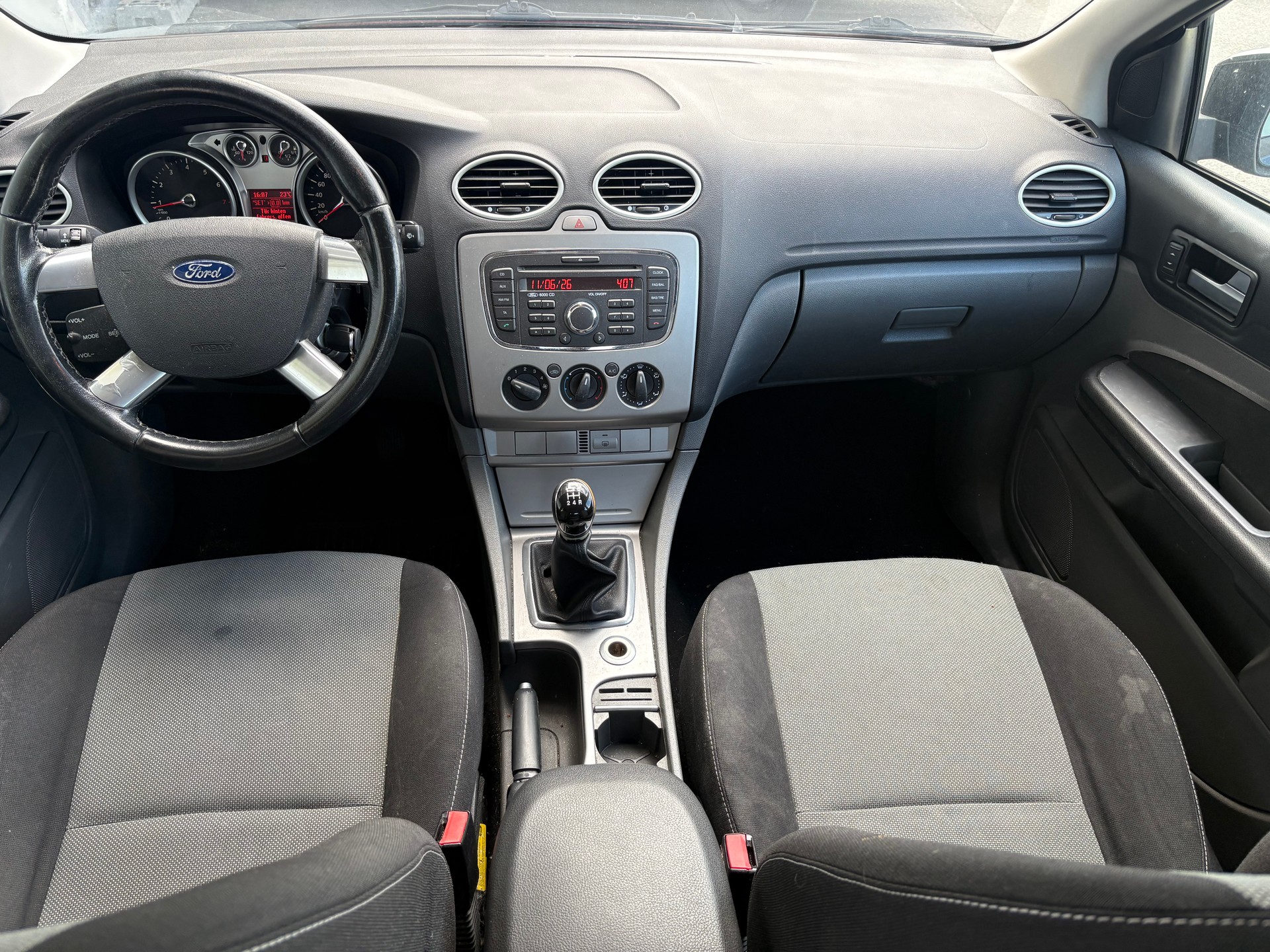 FORD Focus 1.6i VCT Carving-image-7
