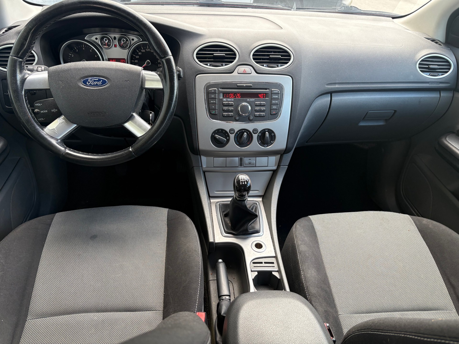 FORD Focus 1.6i VCT Carving-image-10