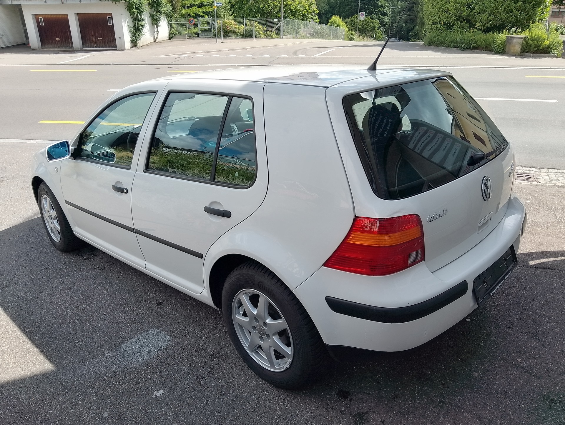 VW Golf 2.0 Comfortline 4Motion-image-10