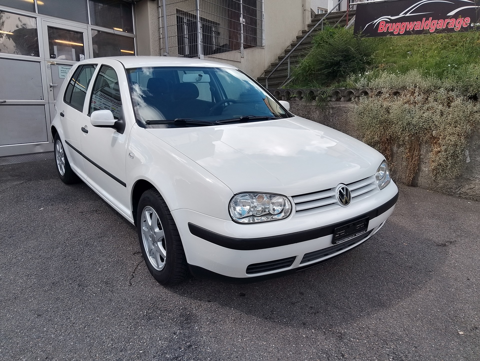 VW Golf 2.0 Comfortline 4Motion-image-3