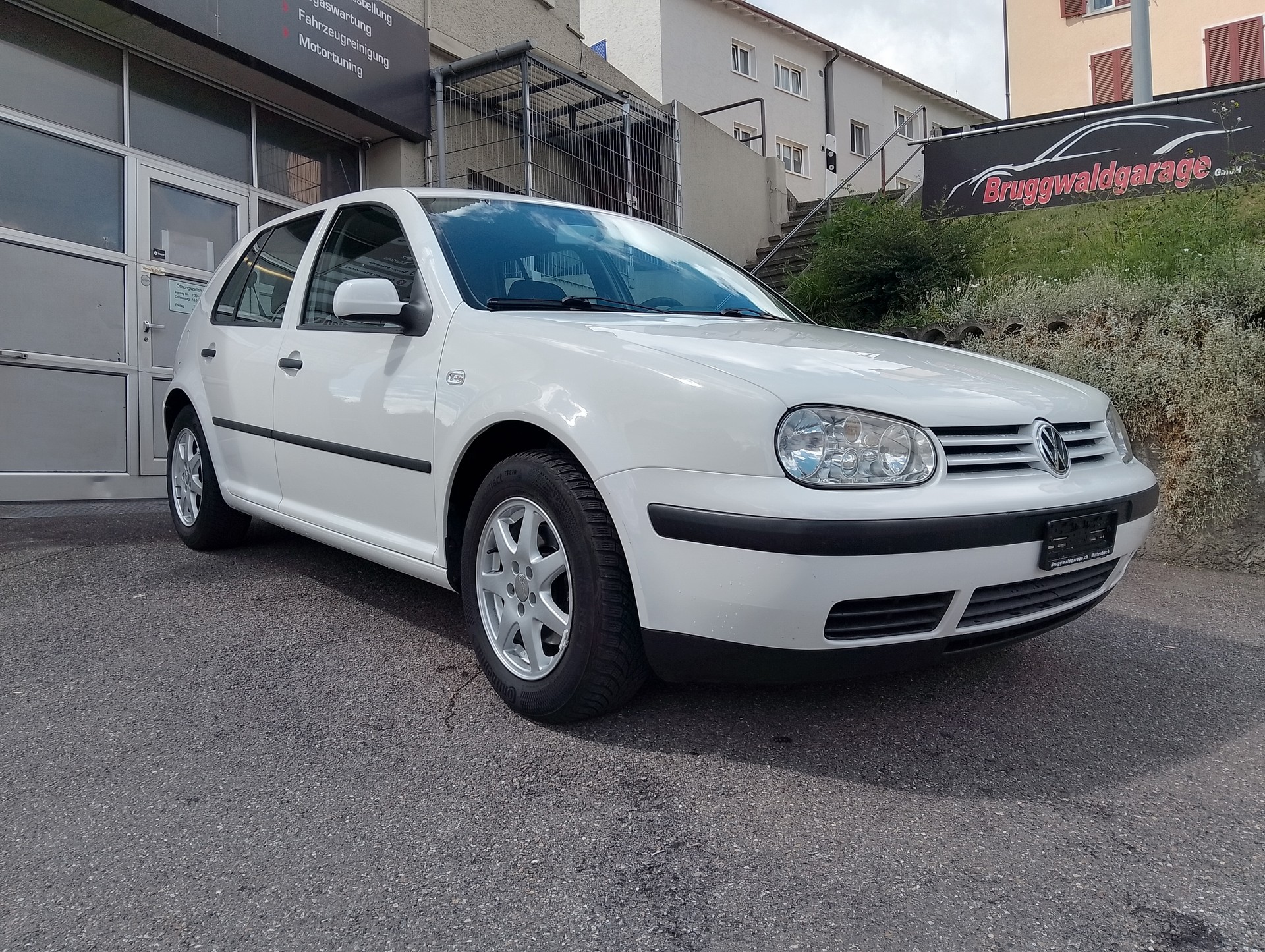 VW Golf 2.0 Comfortline 4Motion-image-4