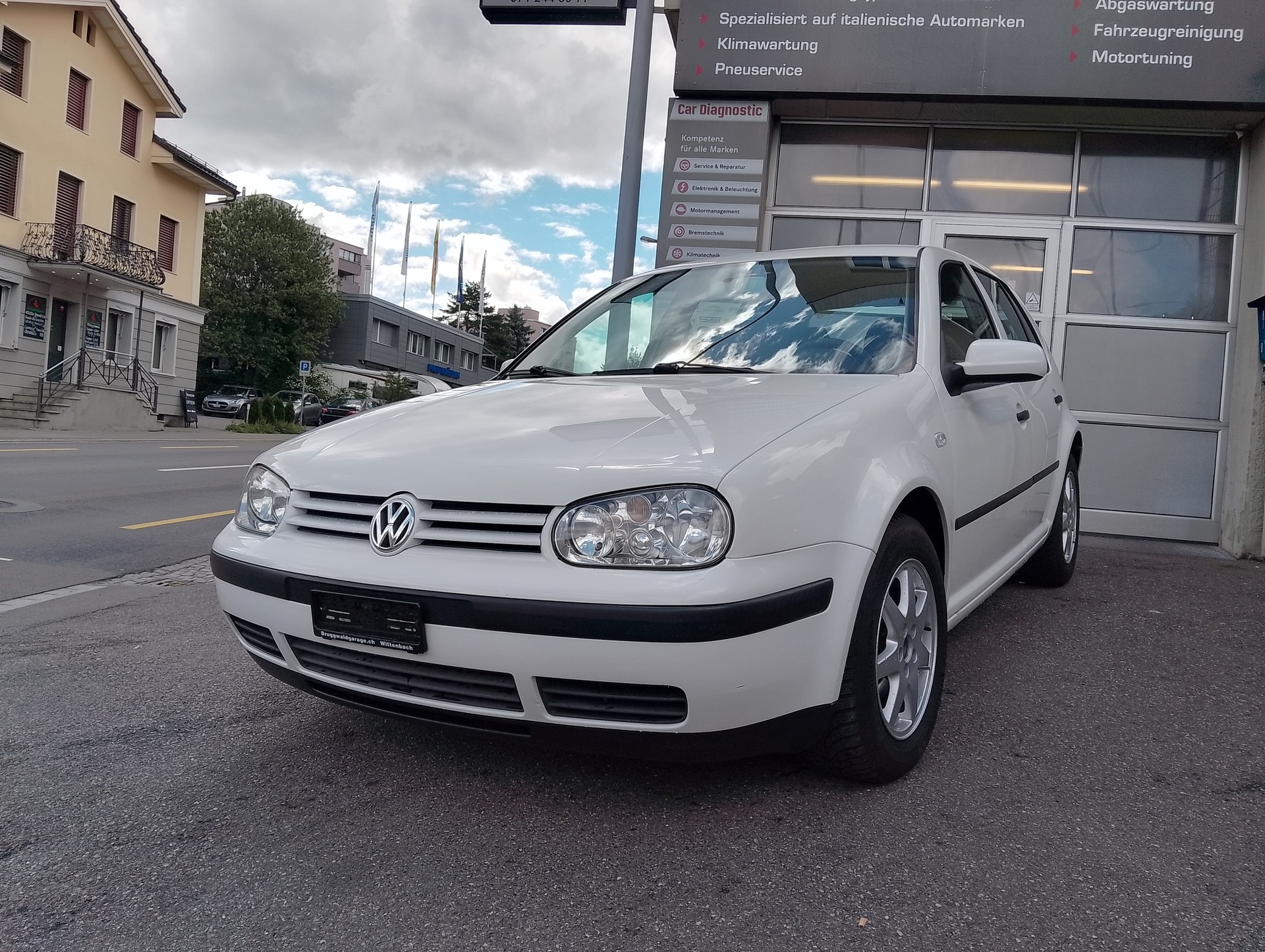 VW Golf 2.0 Comfortline 4Motion-image-2