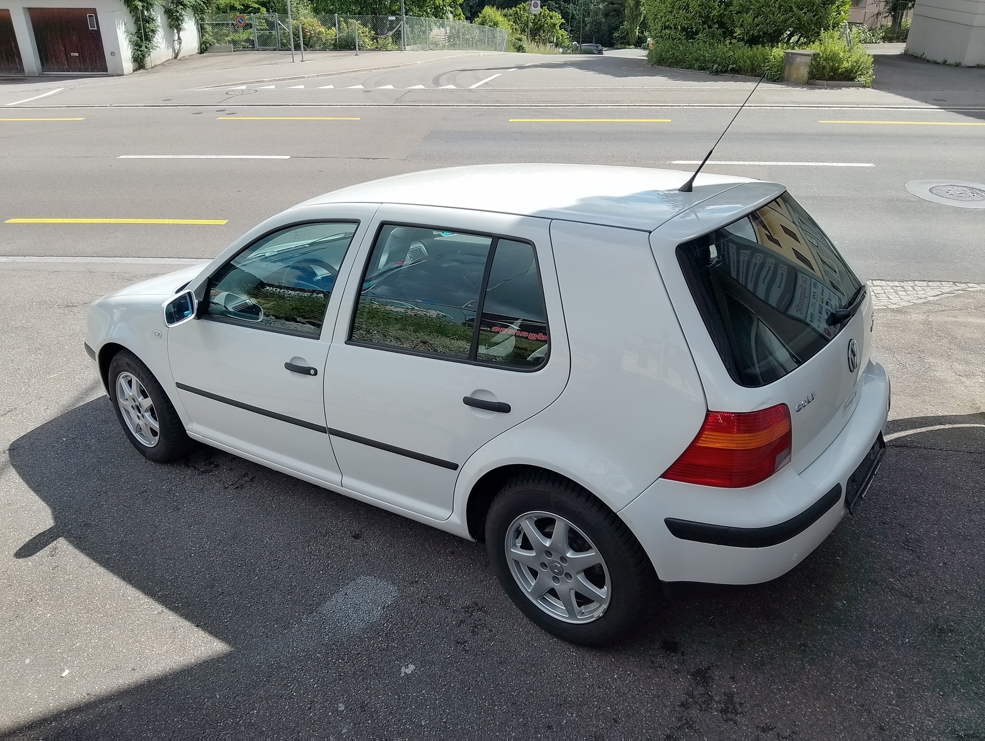 VW Golf 2.0 Comfortline 4Motion-image-11