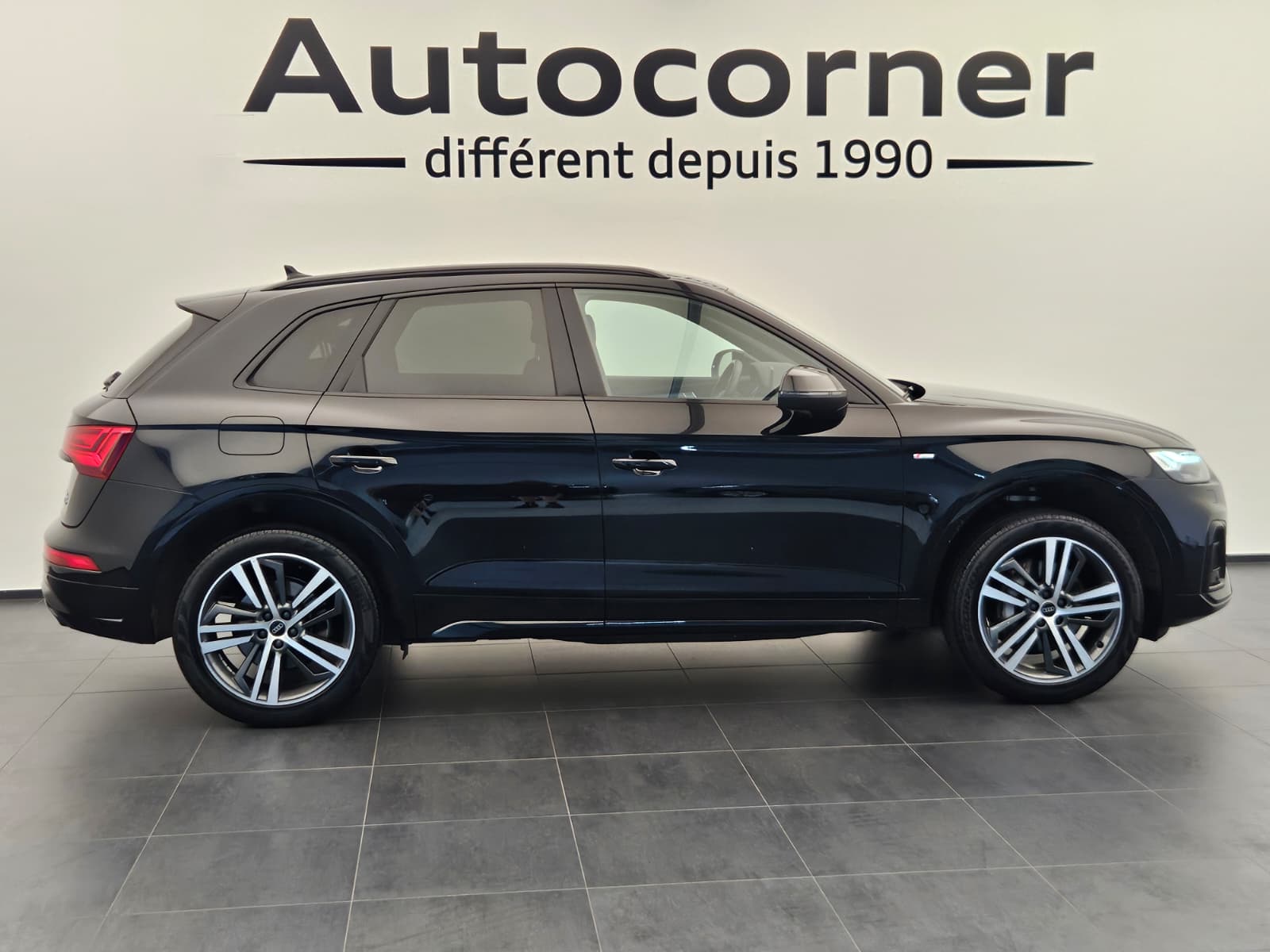 AUDI Q5 50 TFSI e PHEV S line quattro S-tronic-image-5