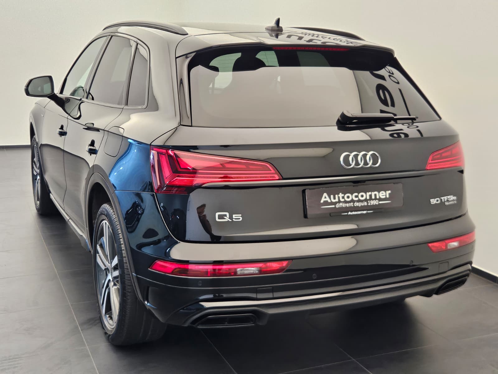 AUDI Q5 50 TFSI e PHEV S line quattro S-tronic-image-8