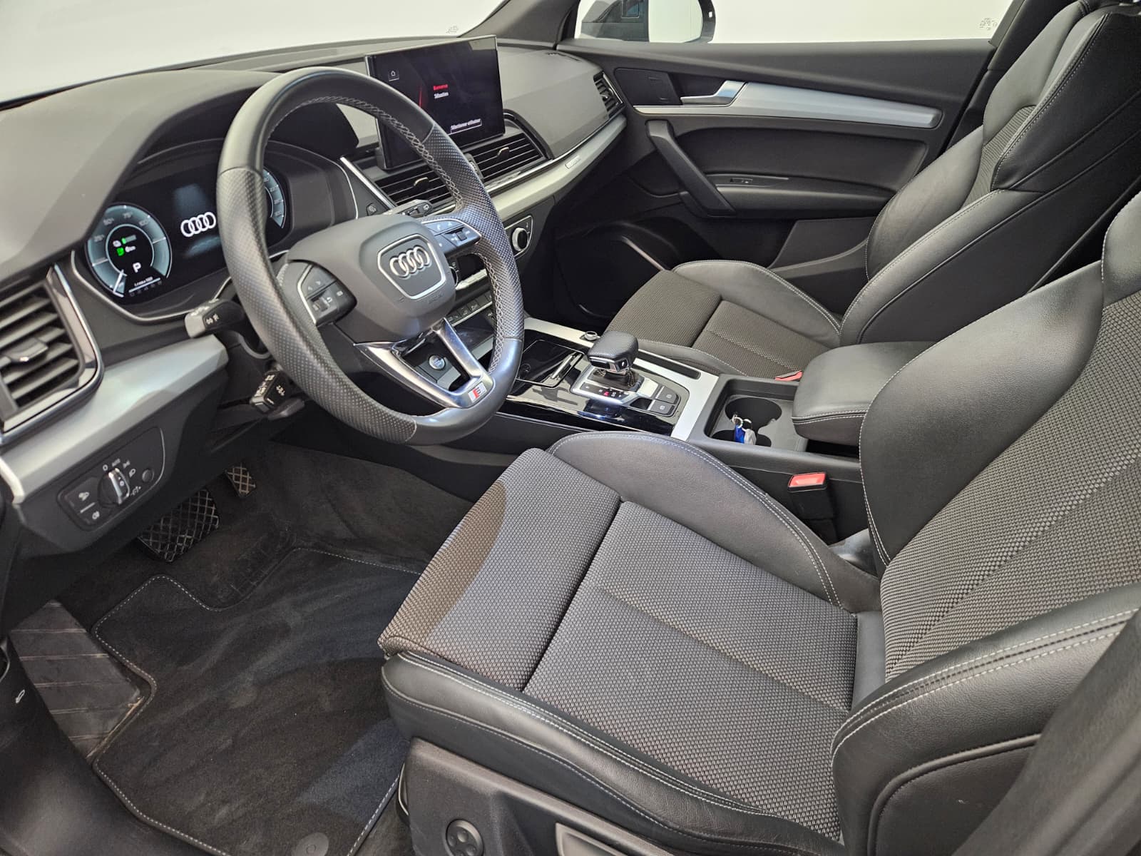 AUDI Q5 50 TFSI e PHEV S line quattro S-tronic-image-10