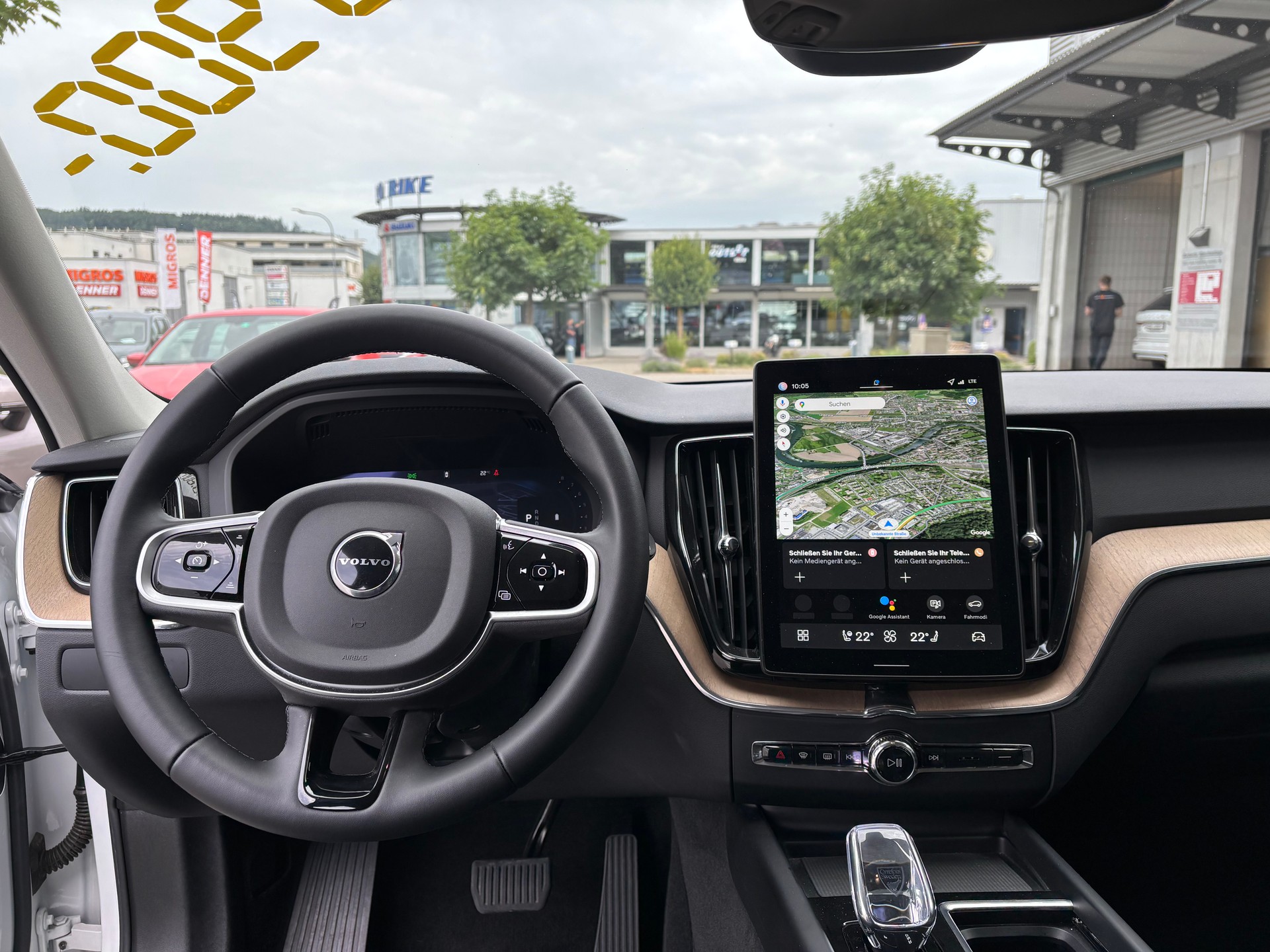 VOLVO XC60 B5 Benzin Mild Hybrid AWD Plus Dark Geartronic-image-15