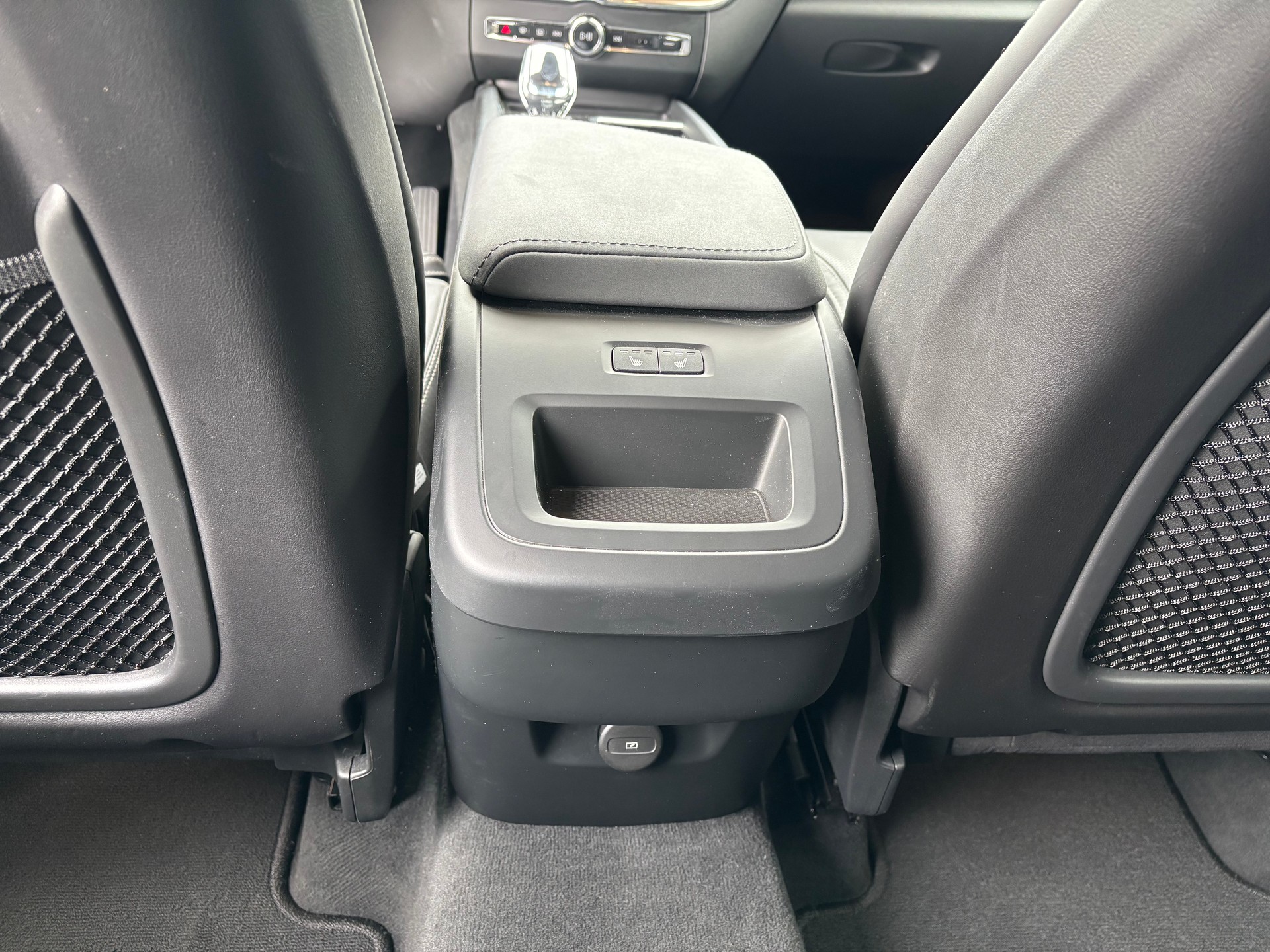 VOLVO XC60 B5 Benzin Mild Hybrid AWD Plus Dark Geartronic-image-20