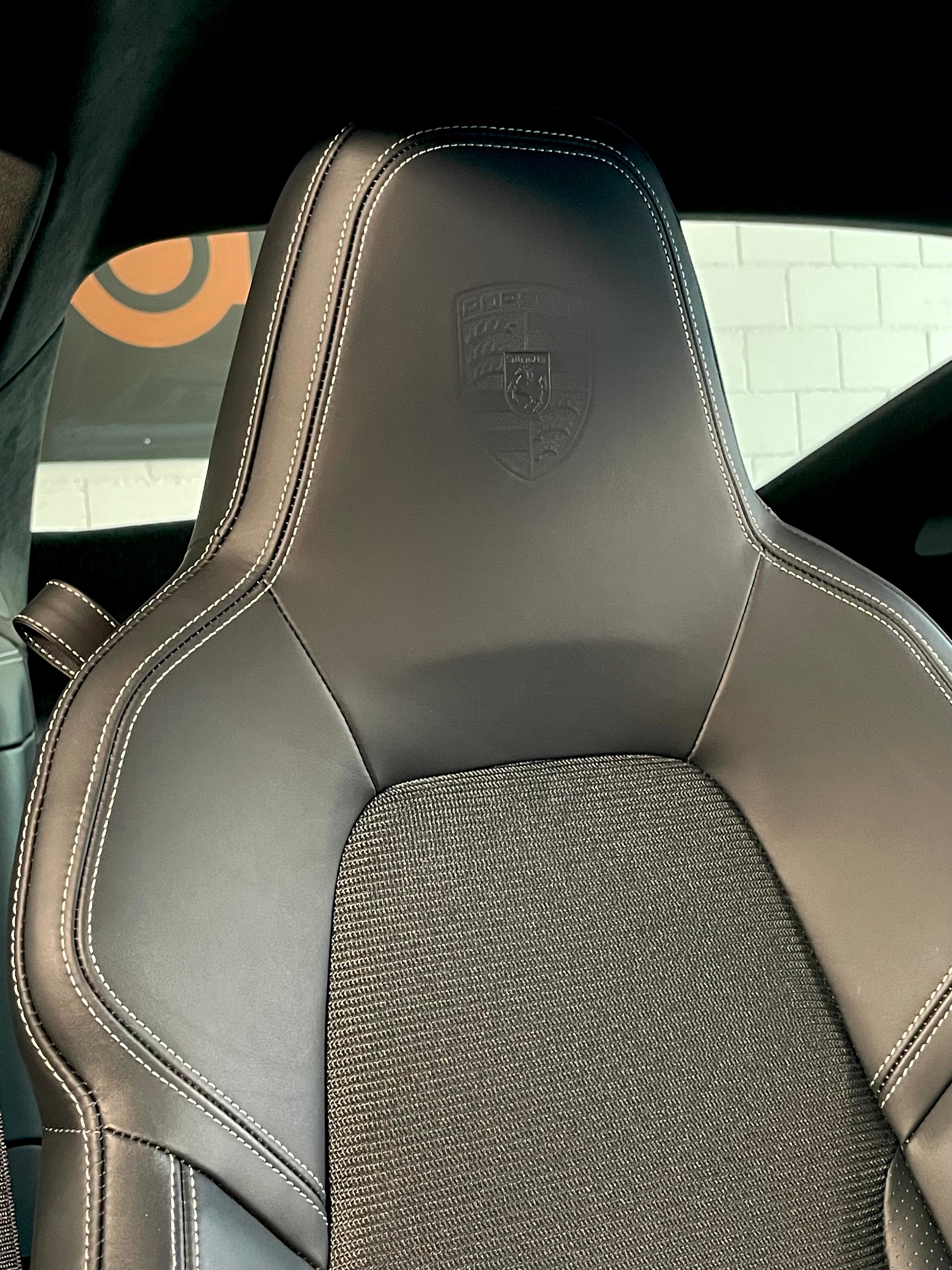 PORSCHE 911 GT3 Touring in Sonderlackierung mit Lederausstattung, Lift, PCCB und PPF foliert-image-28