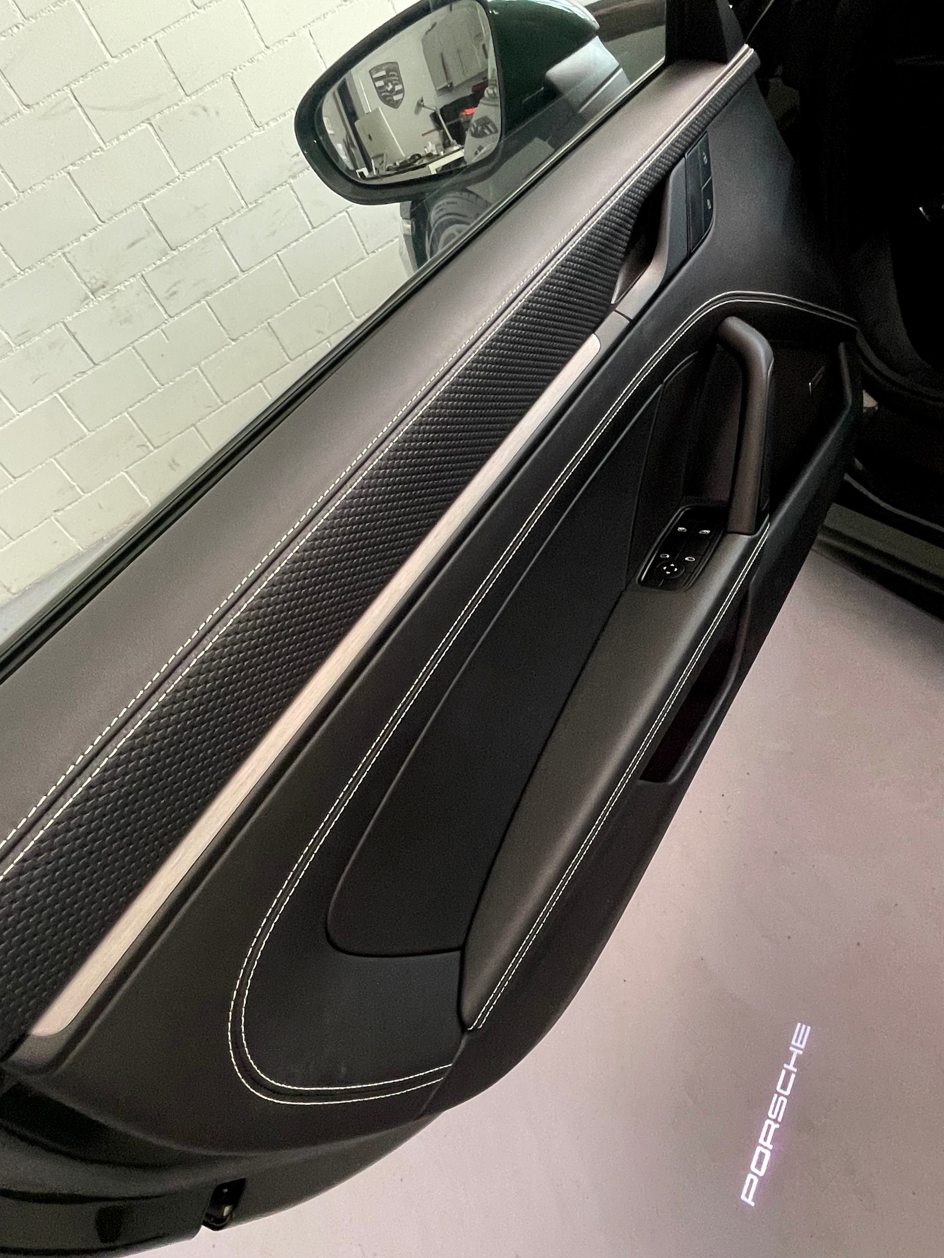 PORSCHE 911 GT3 Touring in Sonderlackierung mit Lederausstattung, Lift, PCCB und PPF foliert-image-27