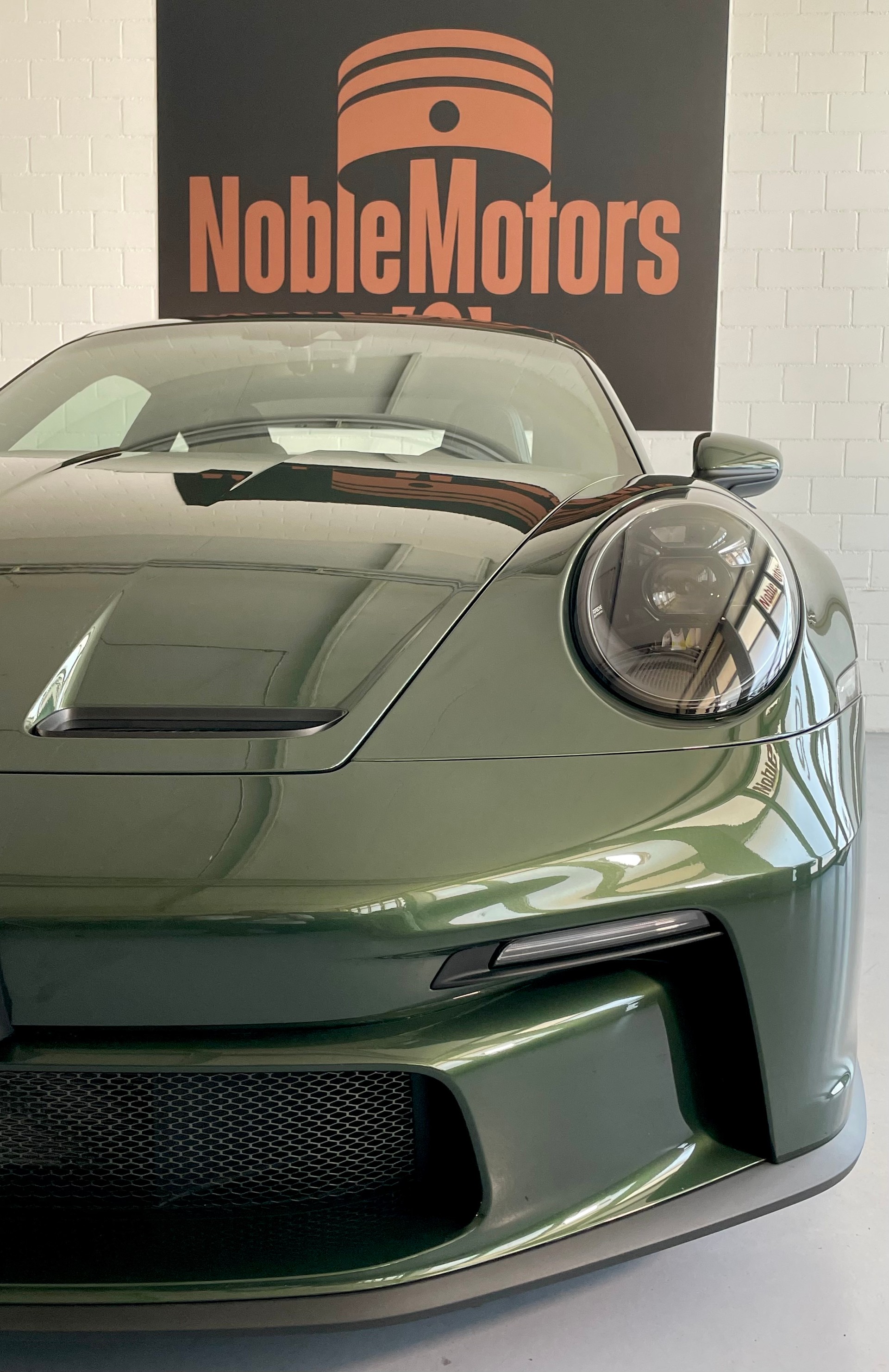 PORSCHE 911 GT3 Touring in Sonderlackierung mit Lederausstattung, Lift, PCCB und PPF foliert-image-7