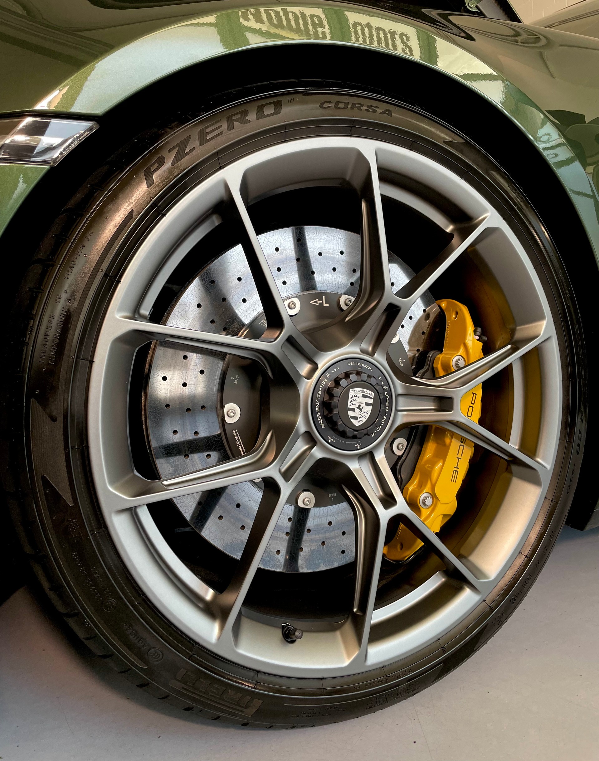 PORSCHE 911 GT3 Touring in Sonderlackierung mit Lederausstattung, Lift, PCCB und PPF foliert-image-29