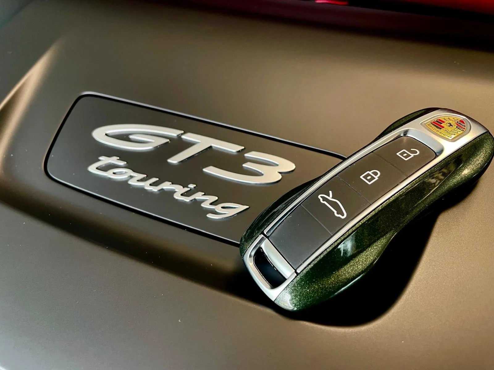 PORSCHE 911 GT3 Touring in Sonderlackierung mit Lederausstattung, Lift, PCCB und PPF foliert-image-31