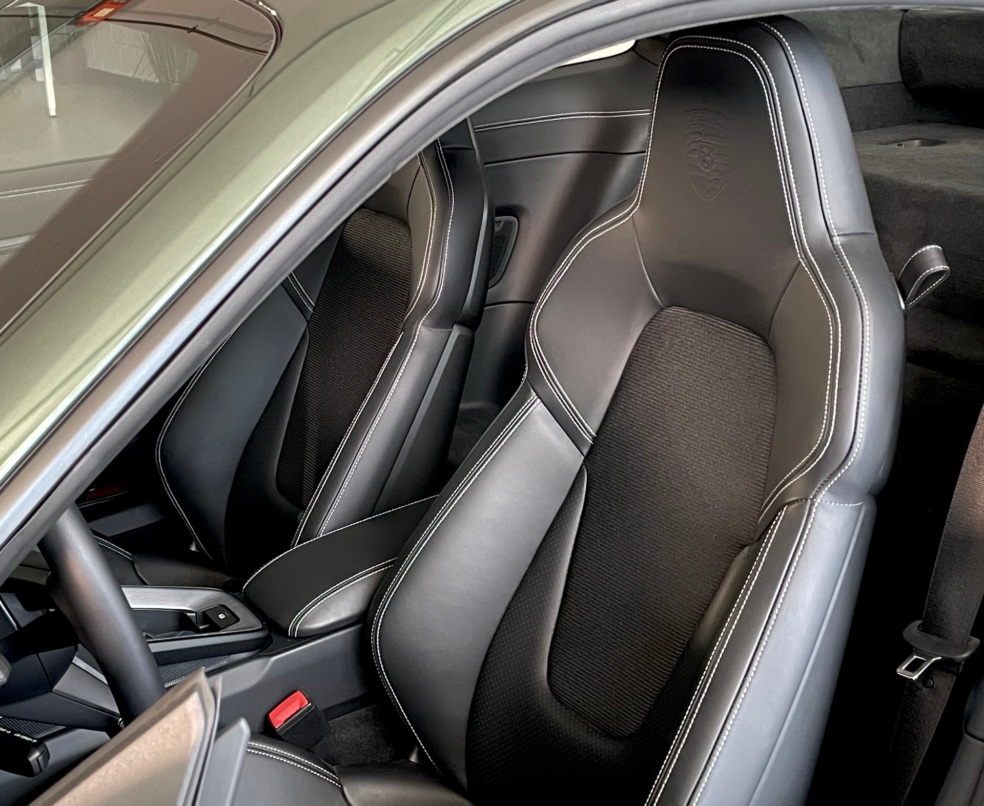 PORSCHE 911 GT3 Touring in Sonderlackierung mit Lederausstattung, Lift, PCCB und PPF foliert-image-18