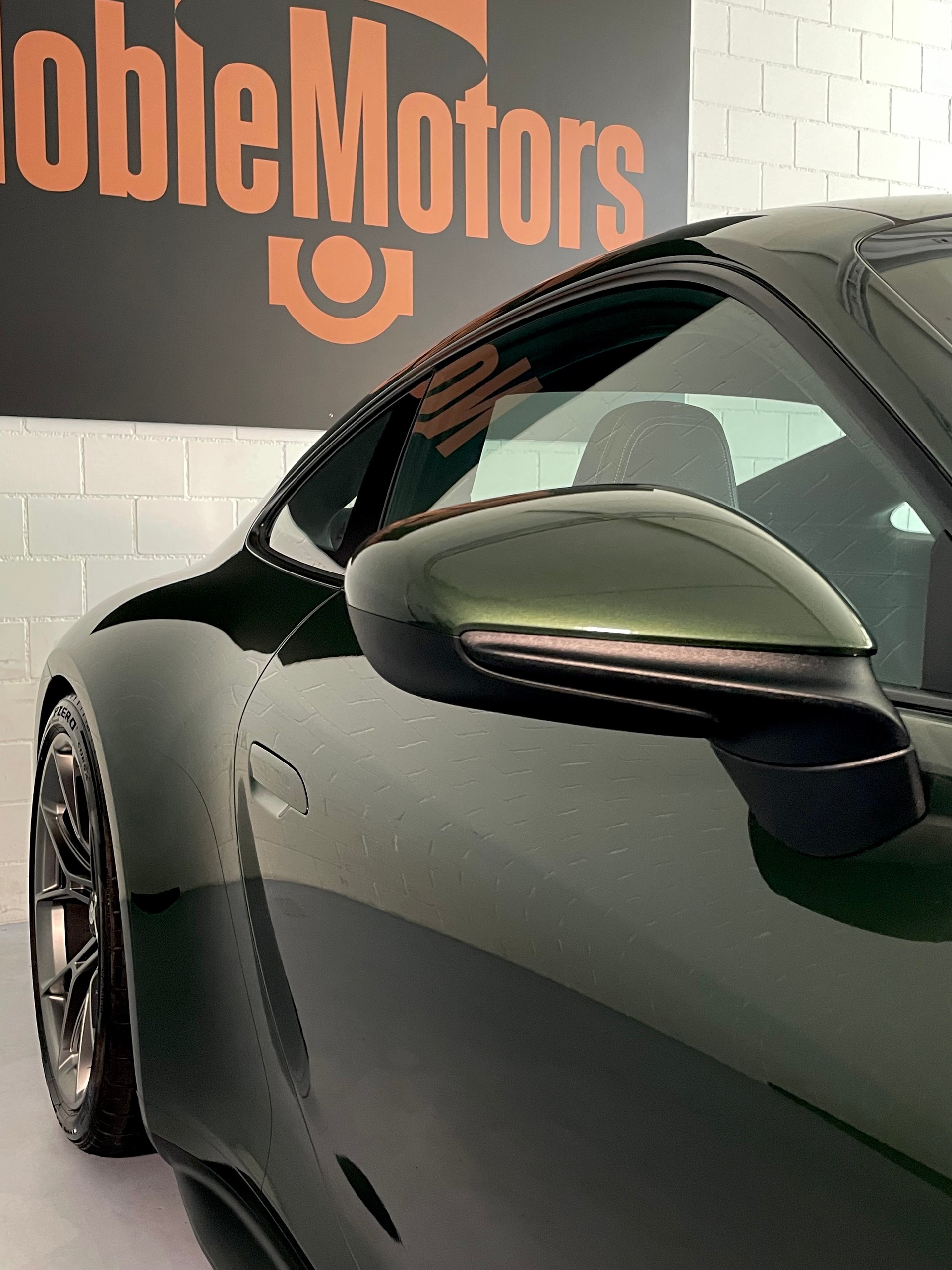 PORSCHE 911 GT3 Touring in Sonderlackierung mit Lederausstattung, Lift, PCCB und PPF foliert-image-15