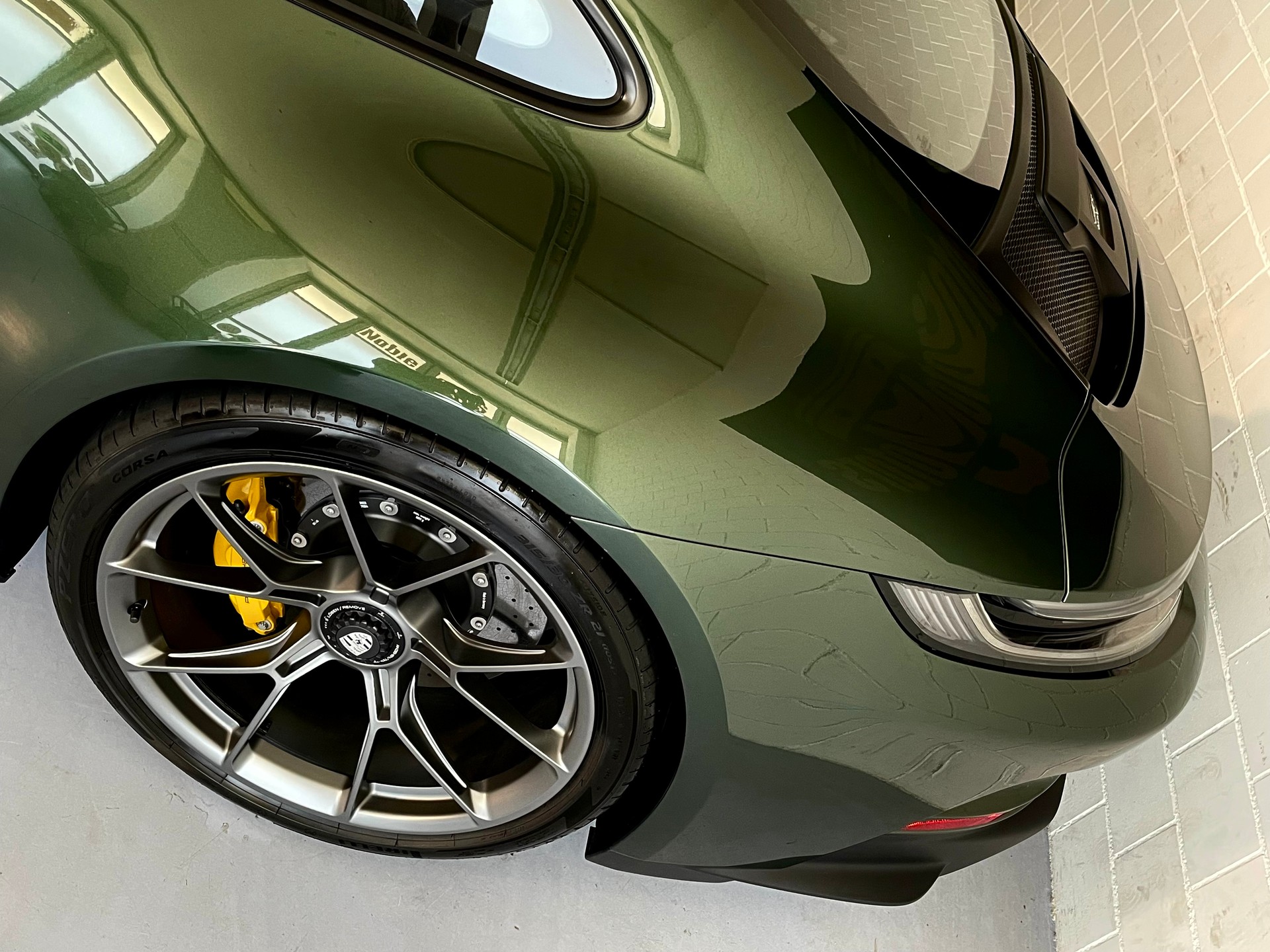 PORSCHE 911 GT3 Touring in Sonderlackierung mit Lederausstattung, Lift, PCCB und PPF foliert-image-9