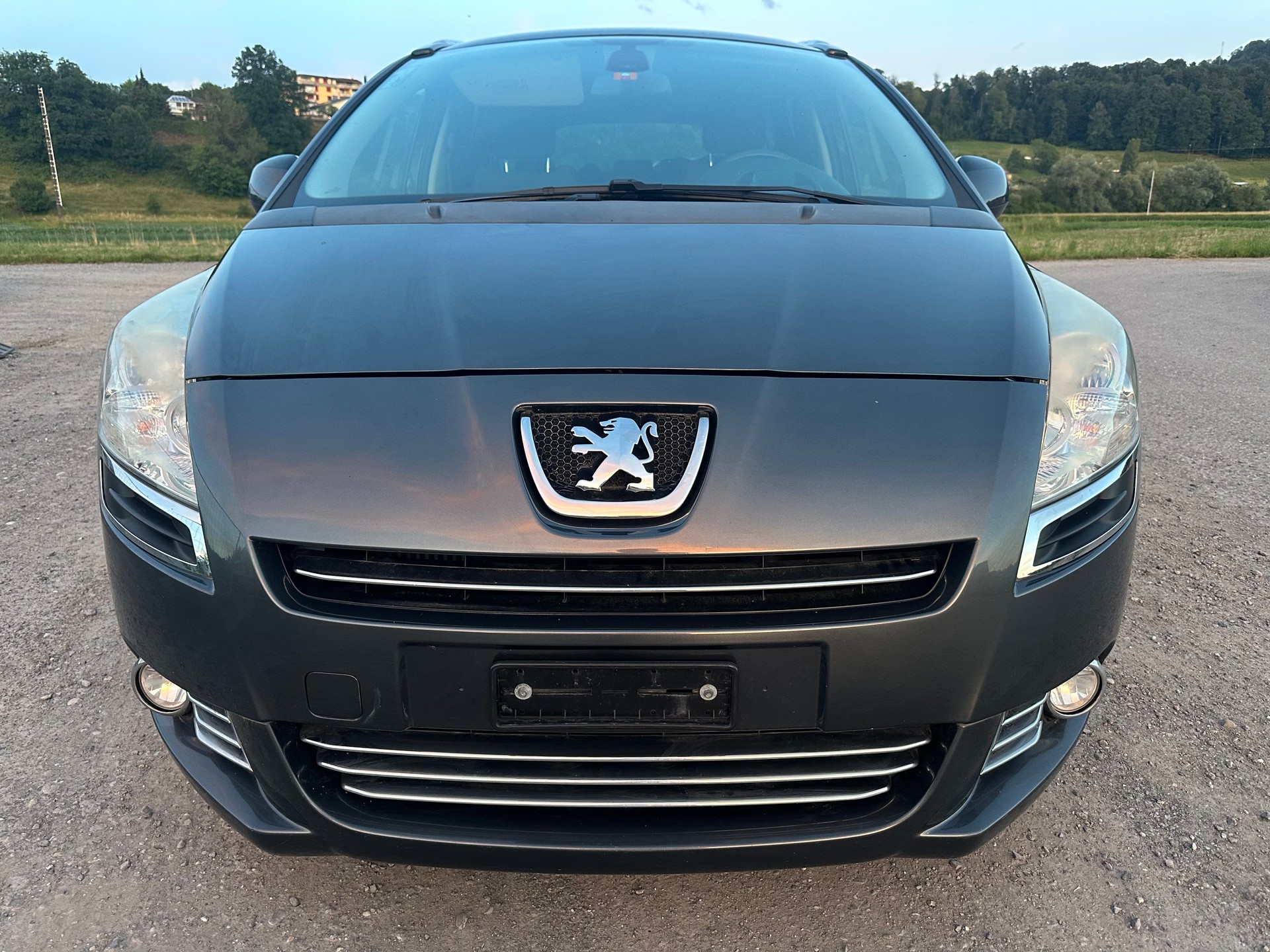 PEUGEOT 5008 1.6 16V T Sport Pack Automatic-image-1