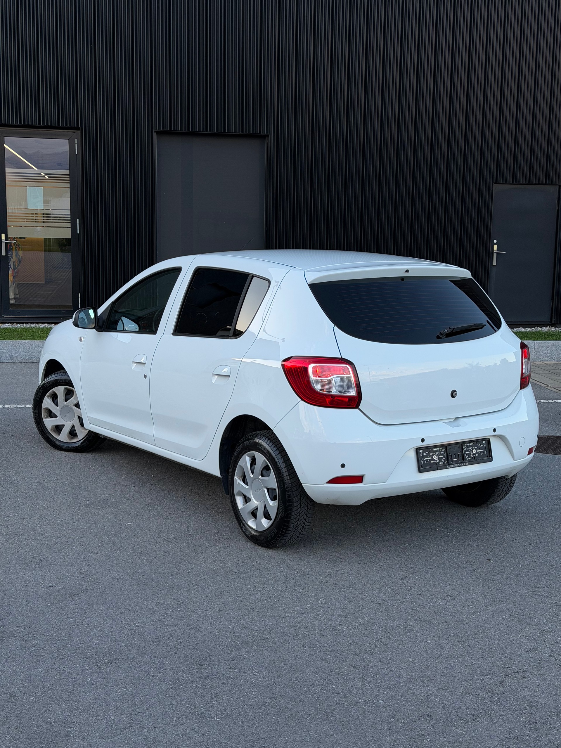 DACIA Sandero 1.5 dCi Lauréate-image-15