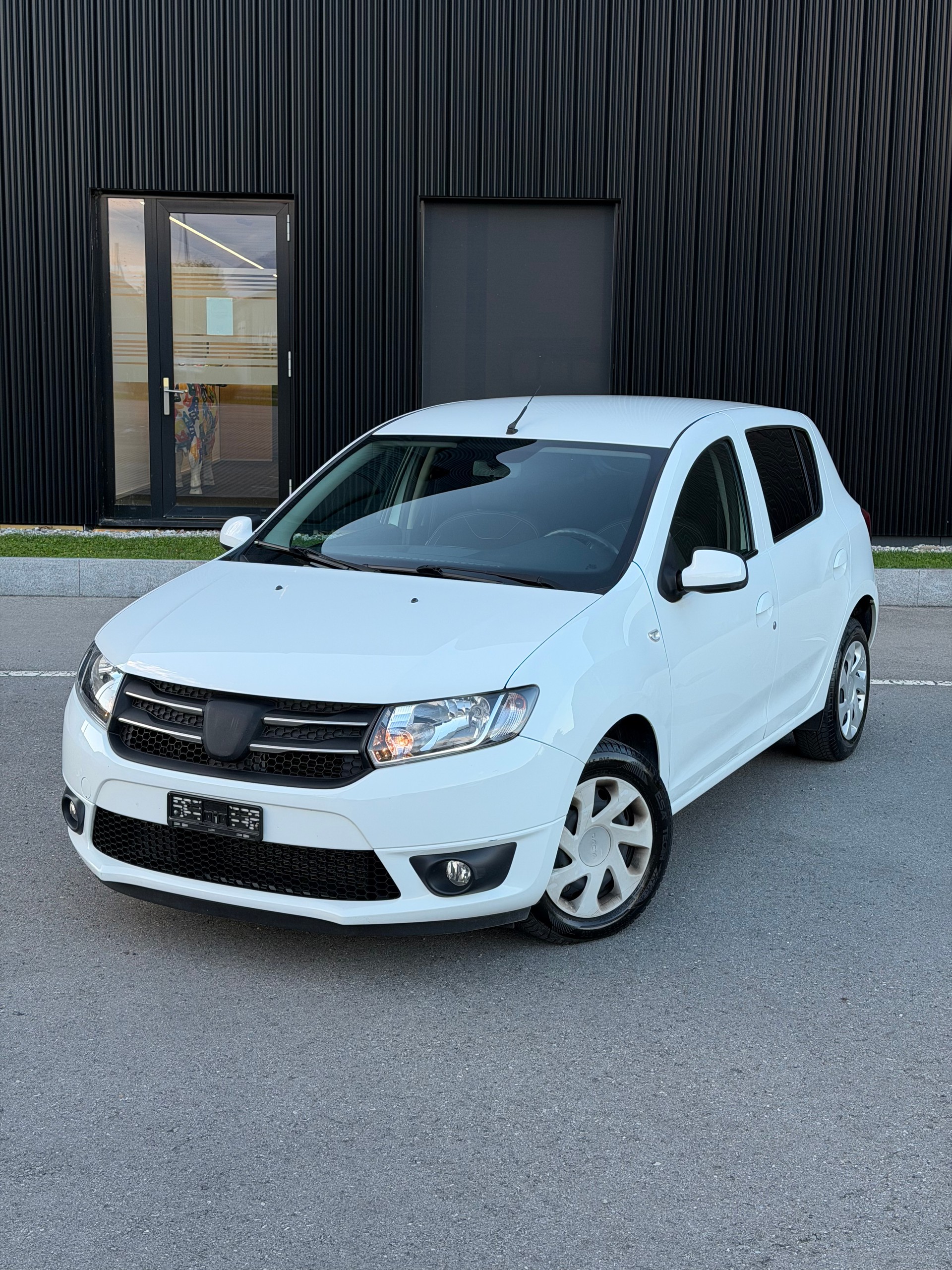 DACIA Sandero 1.5 dCi Lauréate-image-13