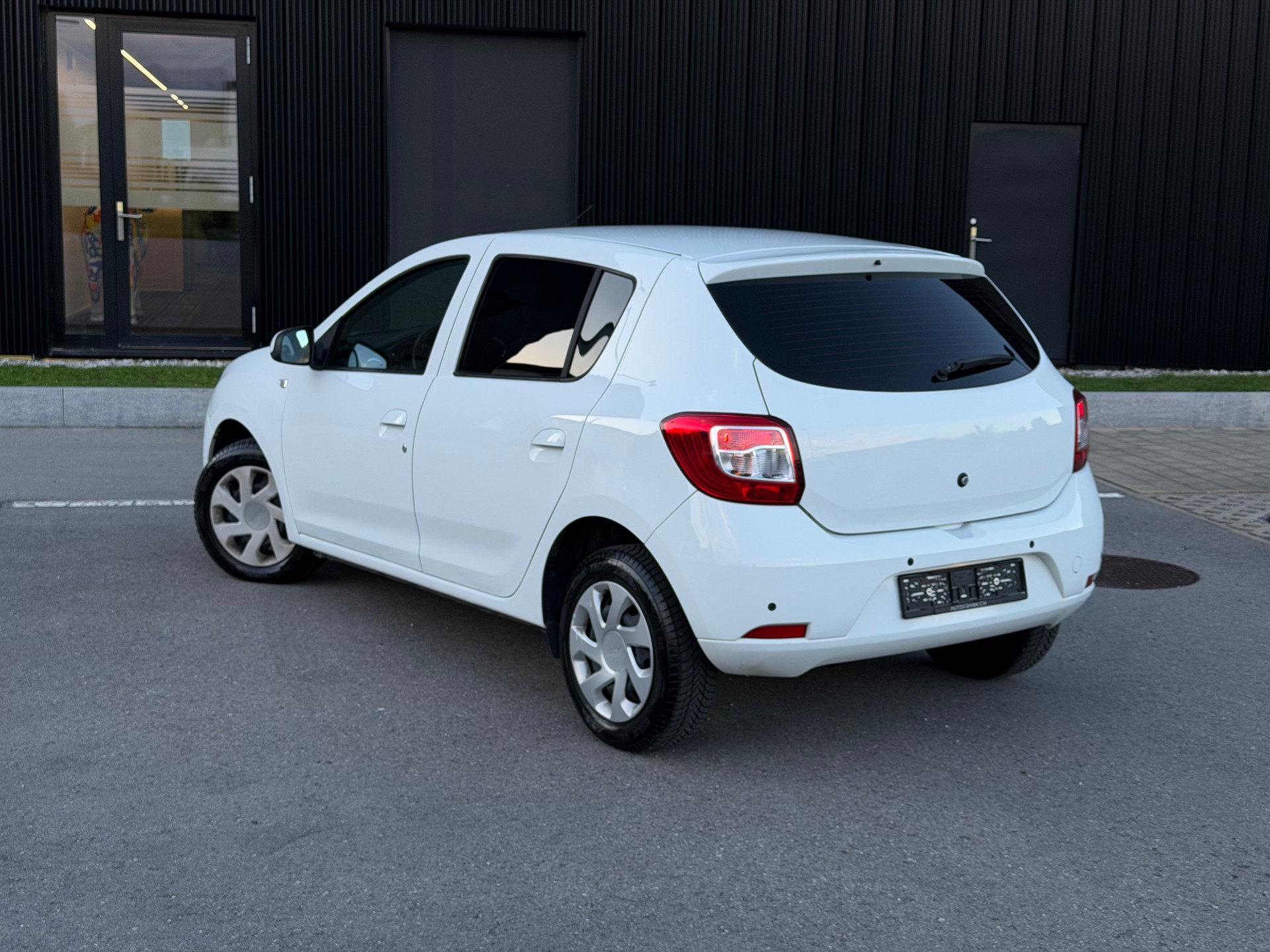 DACIA Sandero 1.5 dCi Lauréate-image-5