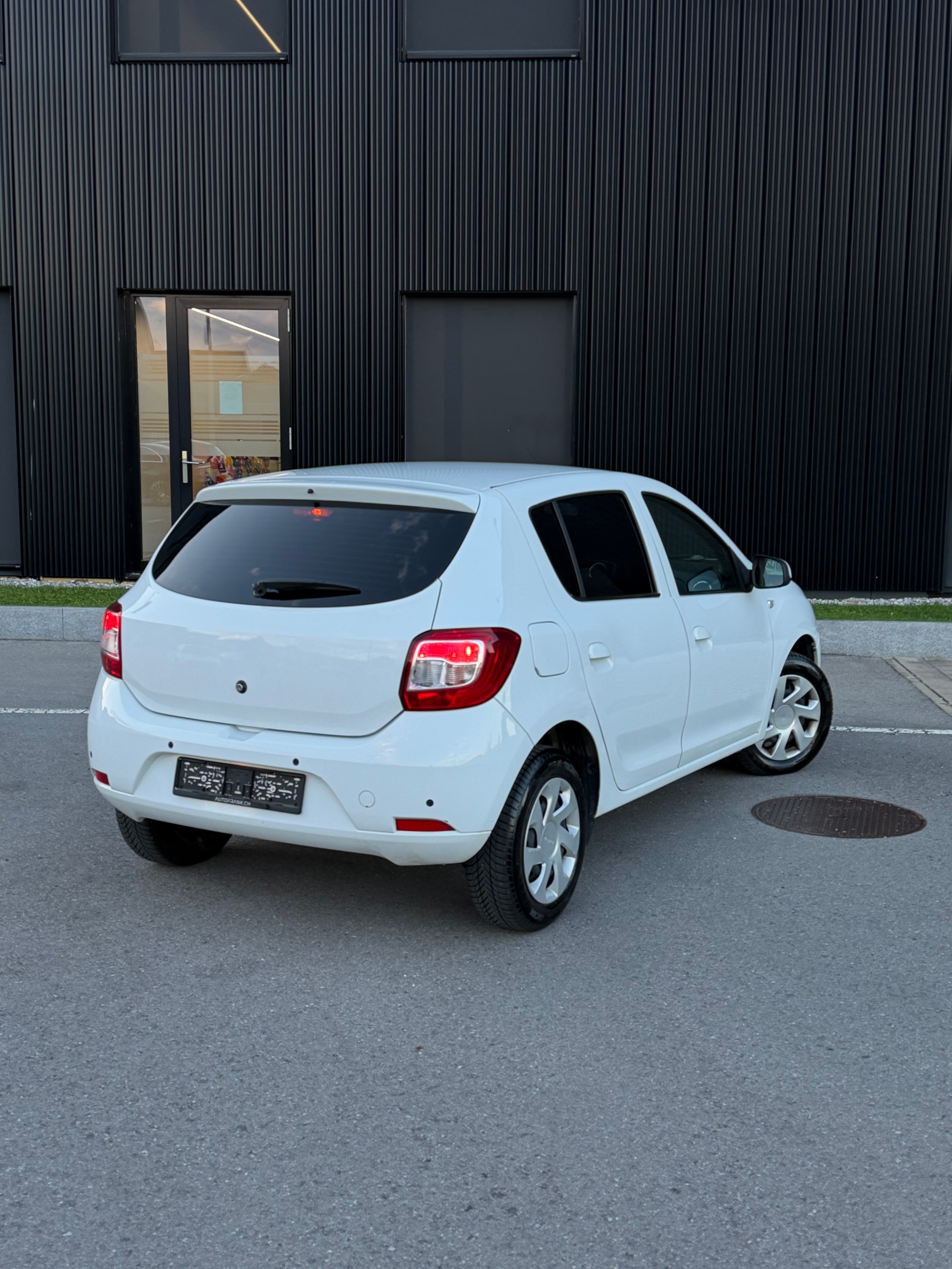 DACIA Sandero 1.5 dCi Lauréate-image-14