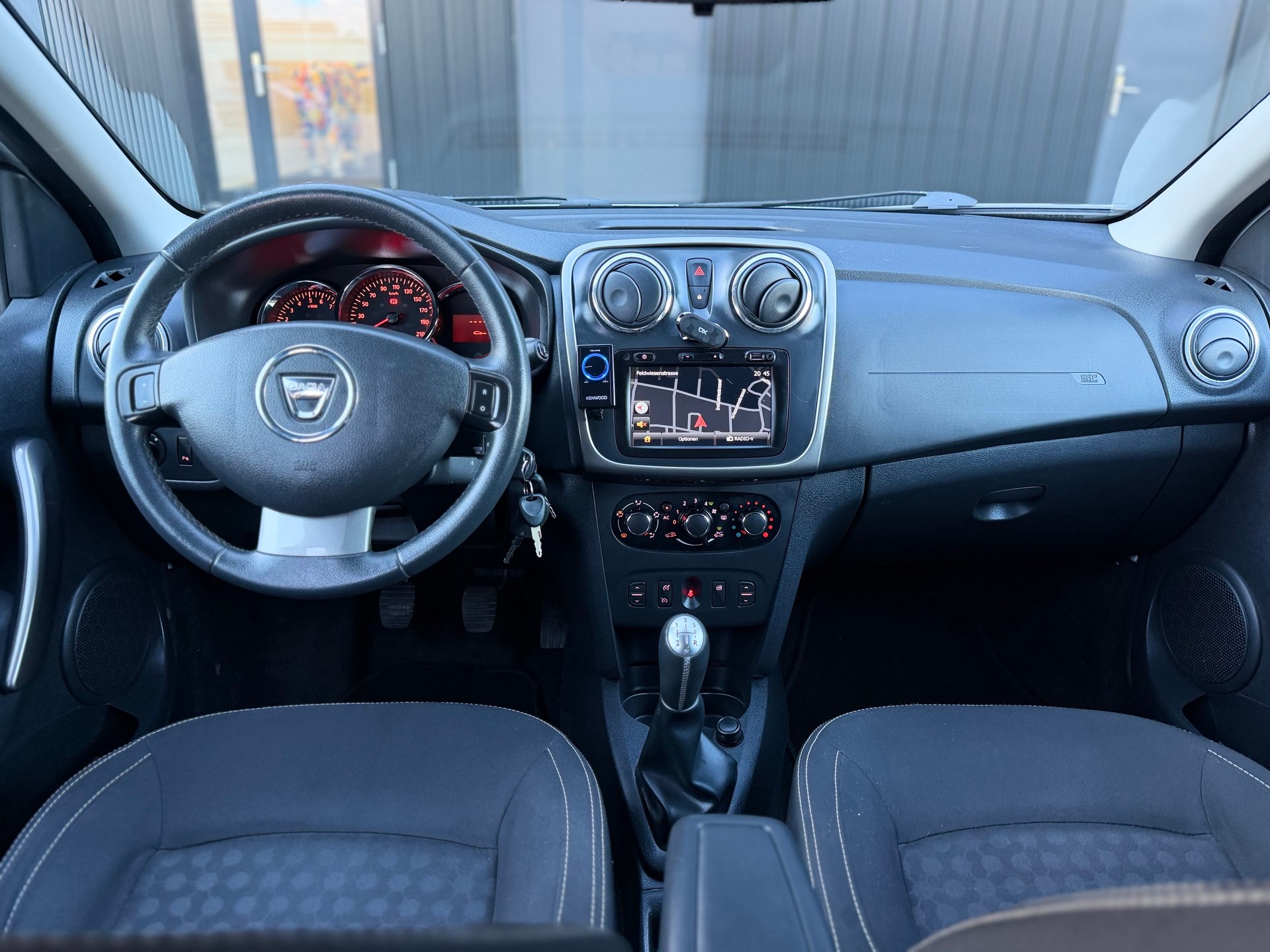 DACIA Sandero 1.5 dCi Lauréate-image-9