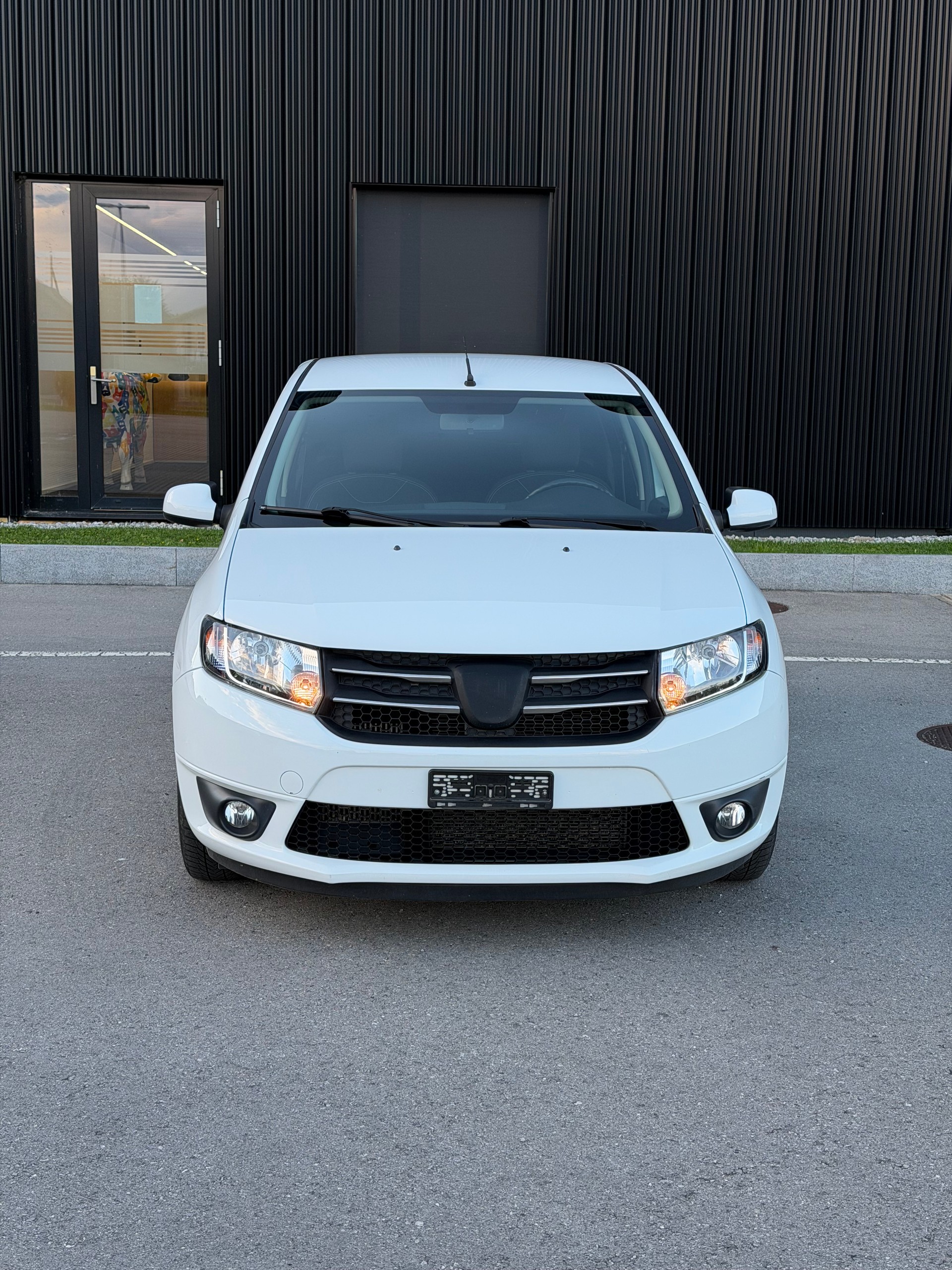 DACIA Sandero 1.5 dCi Lauréate-image-1
