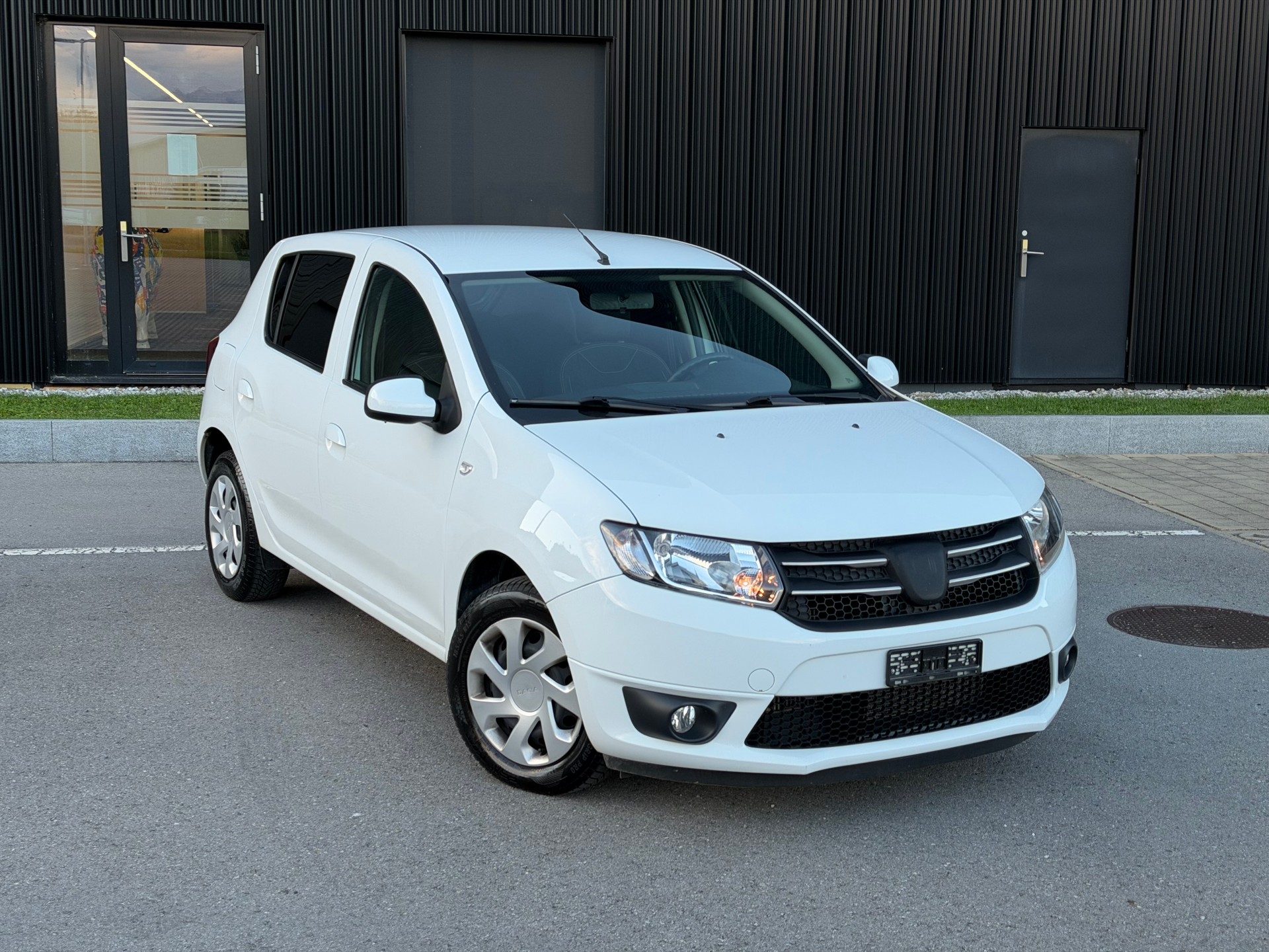DACIA Sandero 1.5 dCi Lauréate-image-12
