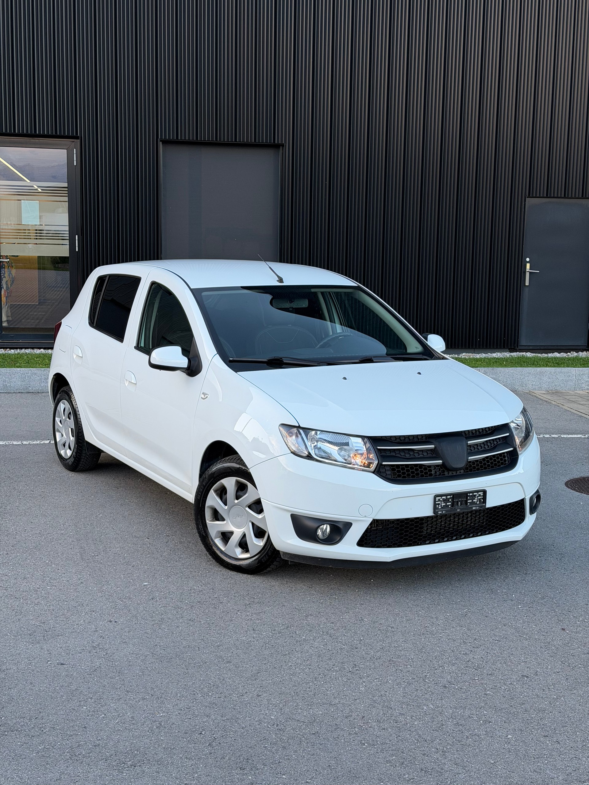 DACIA Sandero 1.5 dCi Lauréate-image-0