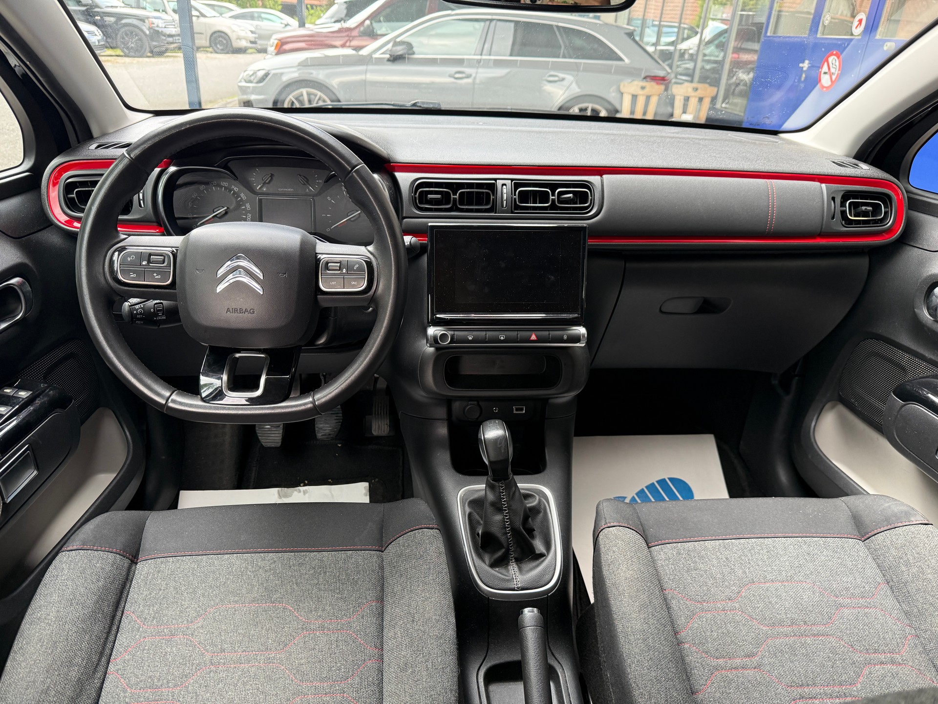 CITROEN C3 1.2i PureTech Shine-image-5