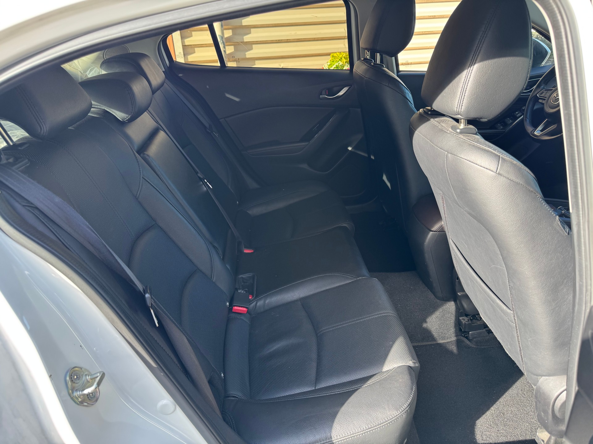 MAZDA 3 SKYACTIV-D 150 Revolution-image-8