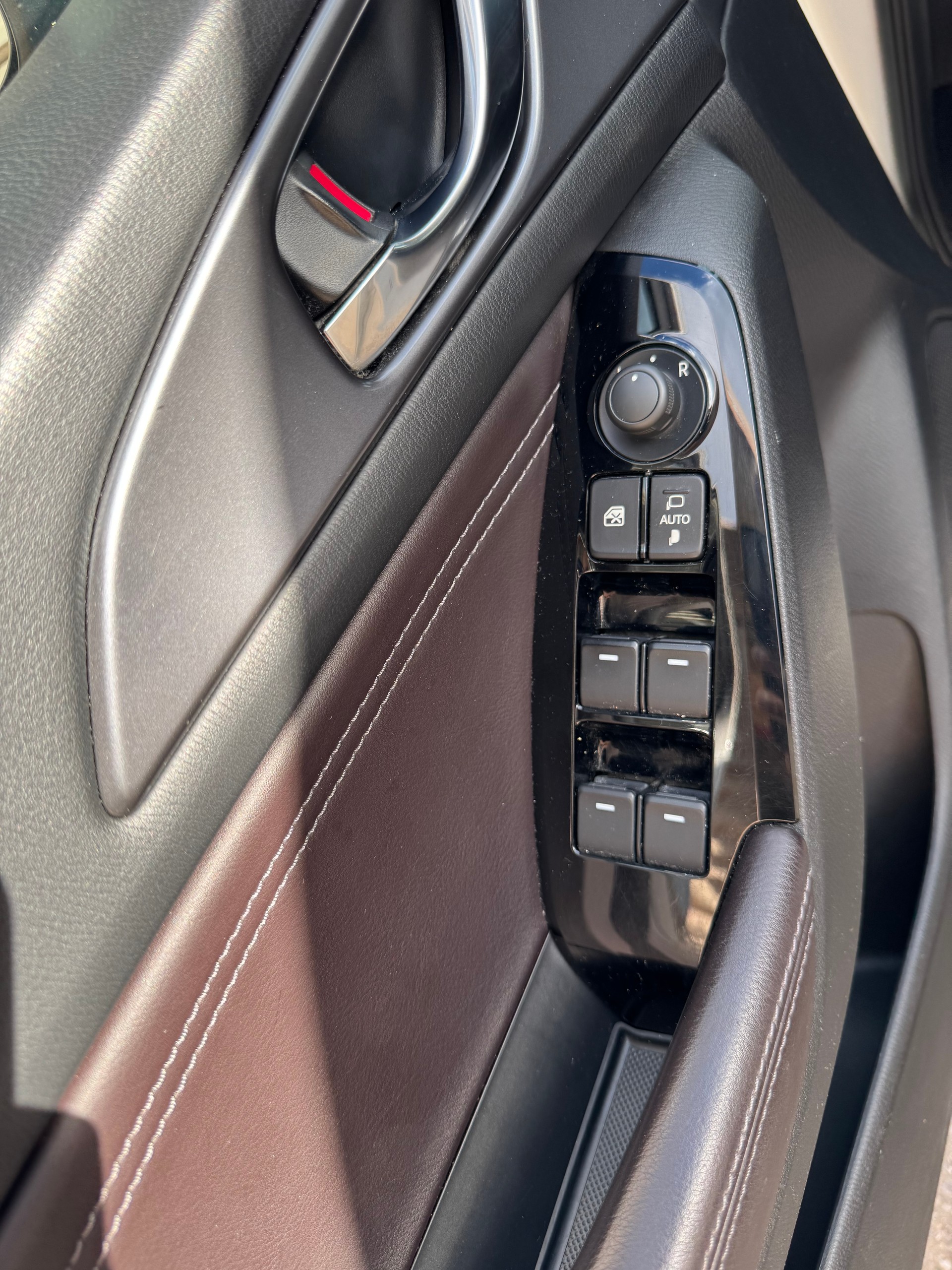 MAZDA 3 SKYACTIV-D 150 Revolution-image-11