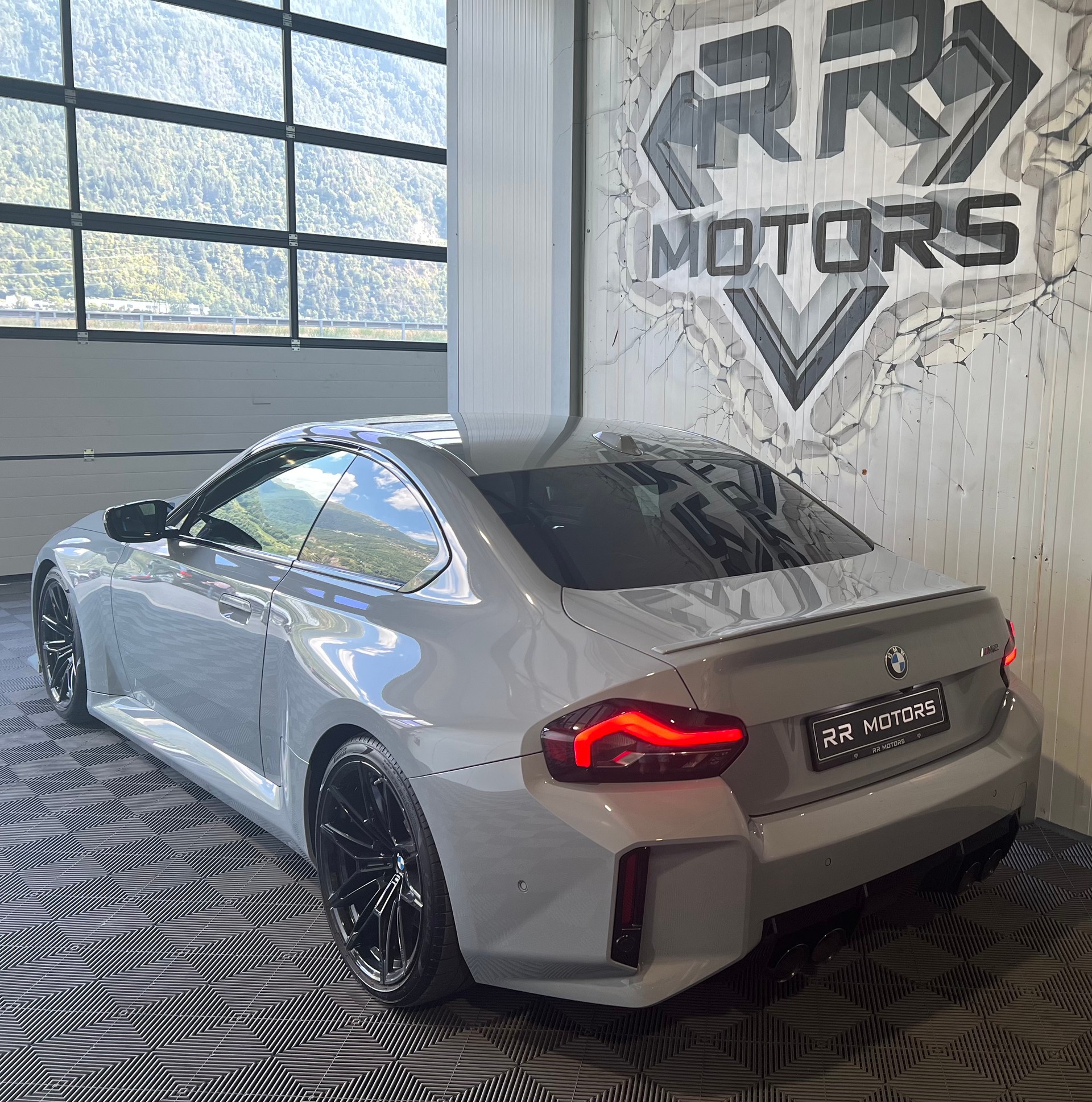 BMW M2 Steptronic-image-2