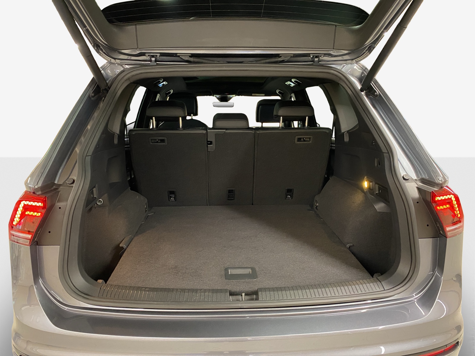 VW Tiguan Allspace 2.0TSI Highline 4Motion DSG-image-12