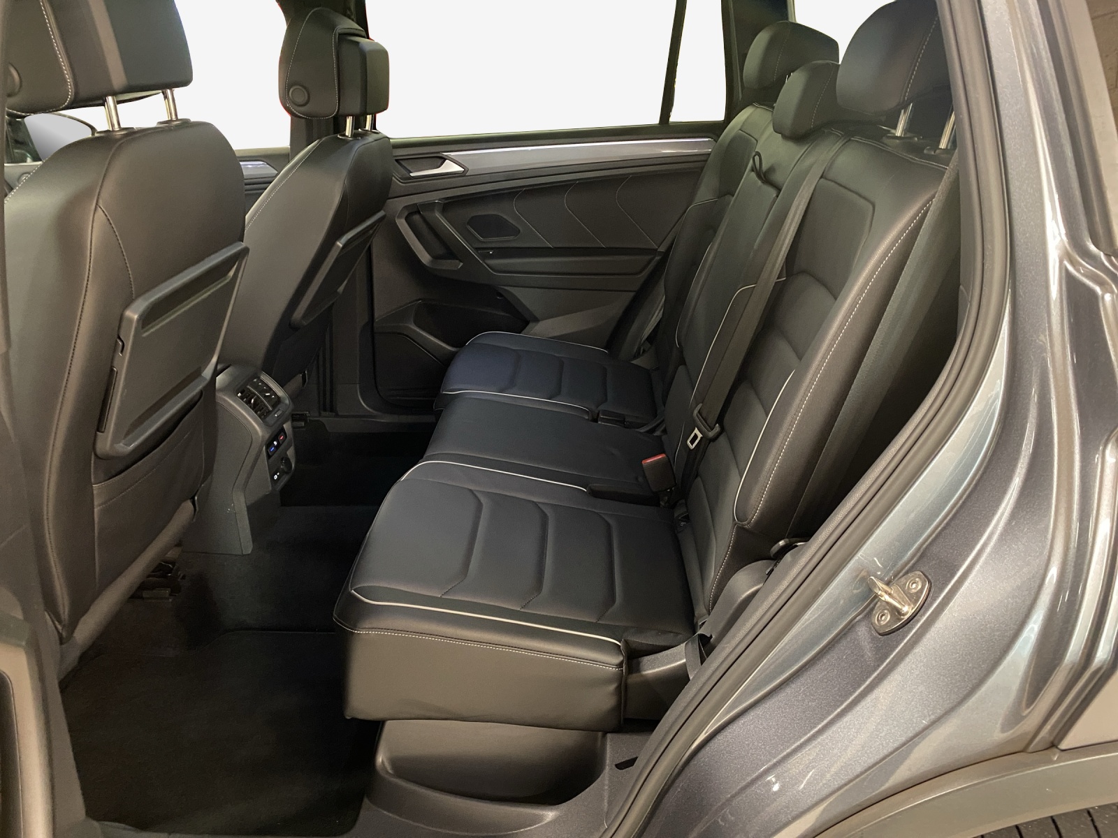 VW Tiguan Allspace 2.0TSI Highline 4Motion DSG-image-11