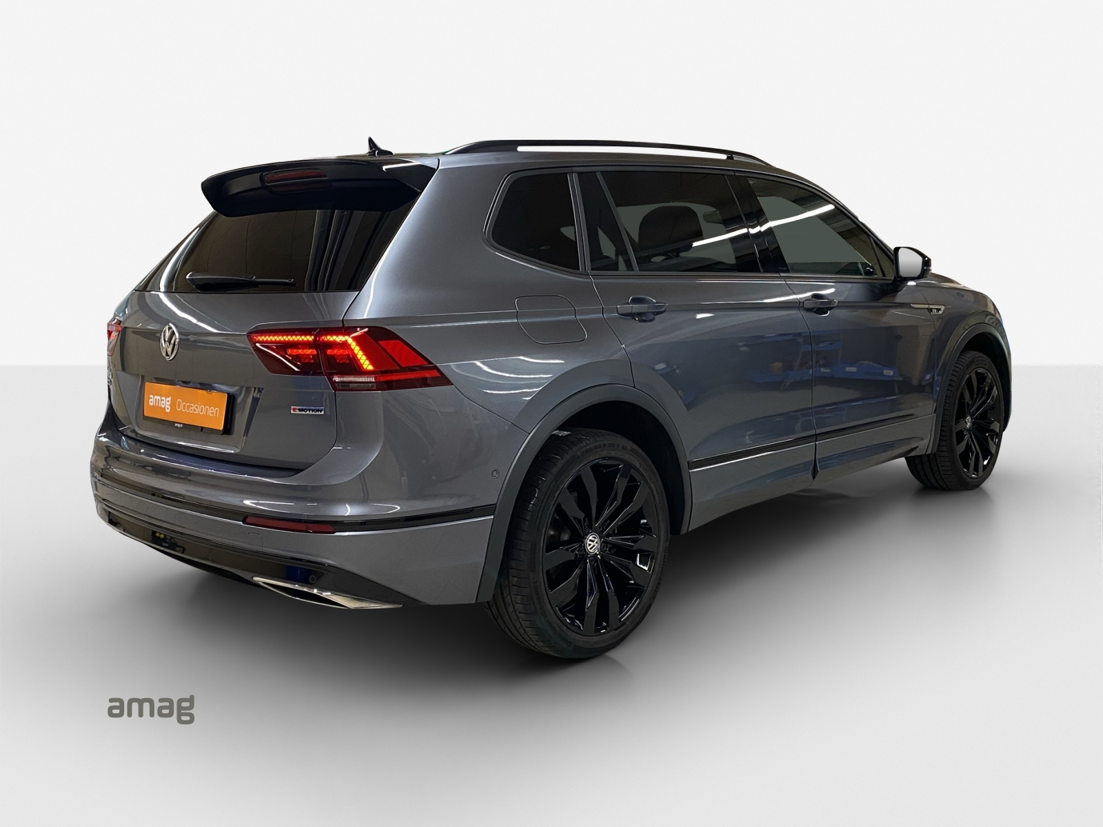 VW Tiguan Allspace 2.0TSI Highline 4Motion DSG-image-4