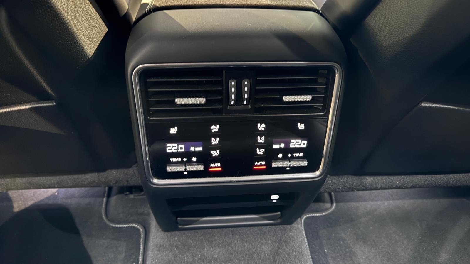 PORSCHE Cayenne GTS-image-11