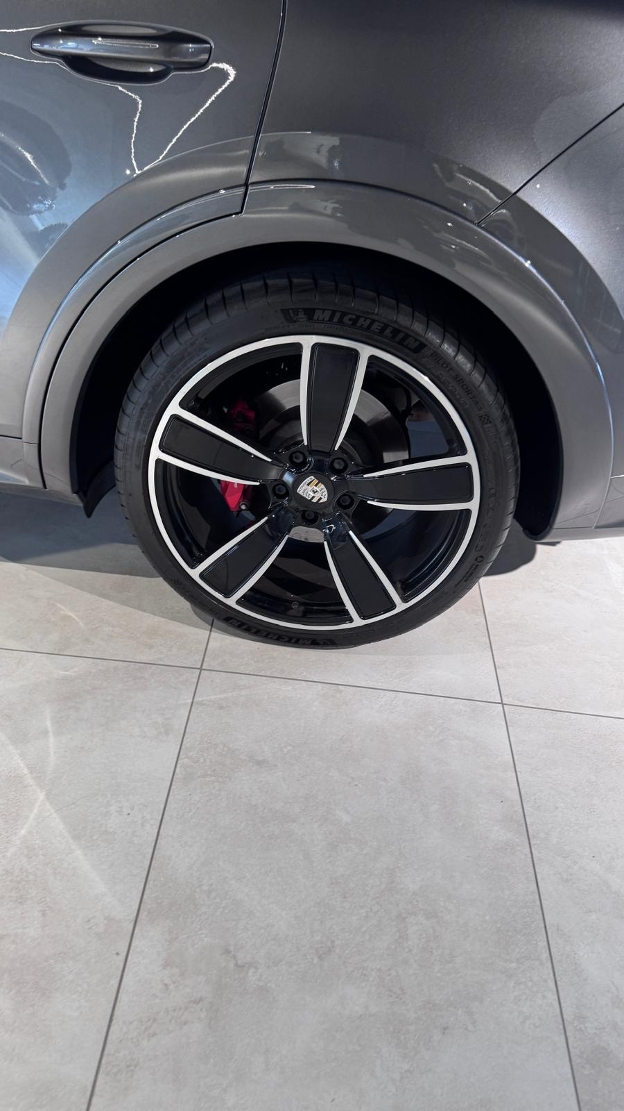 PORSCHE Cayenne GTS-image-4