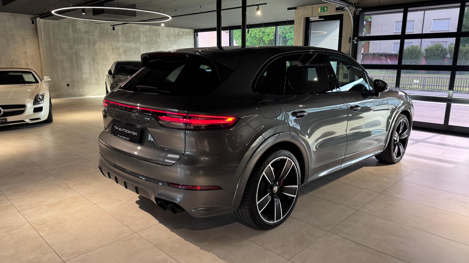 PORSCHE Cayenne GTS-image-3