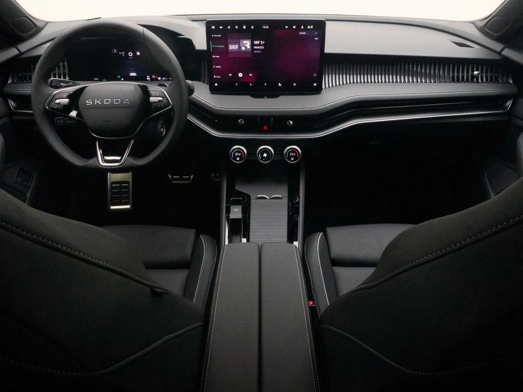 SKODA Superb 1.5 TSI Plug-in-Hybrid Sportline DSG-image-11