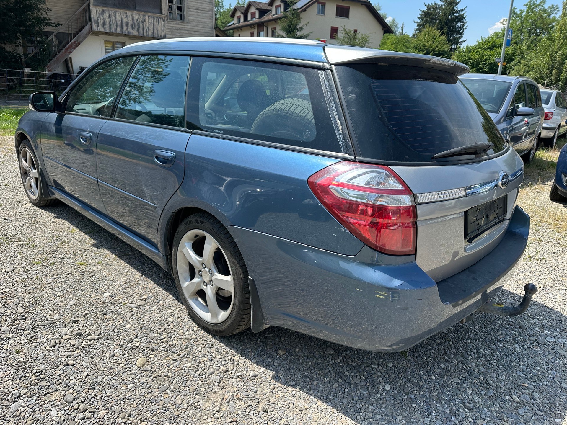 SUBARU Legacy 2.0i AWD Swiss-image-4