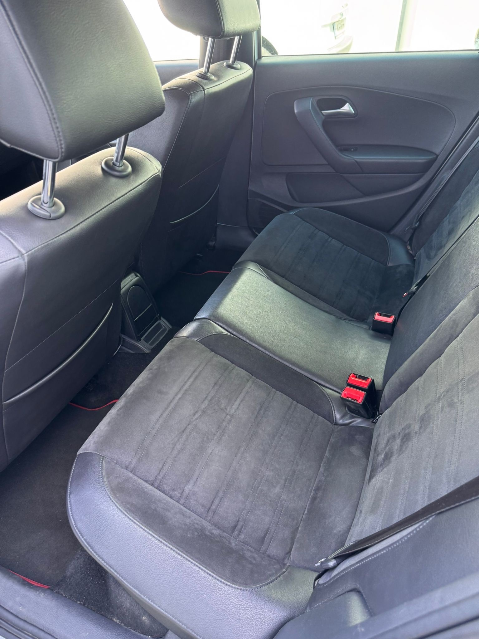 VW Polo 1.4 TSI GTI Carbon Edition DSG-image-9