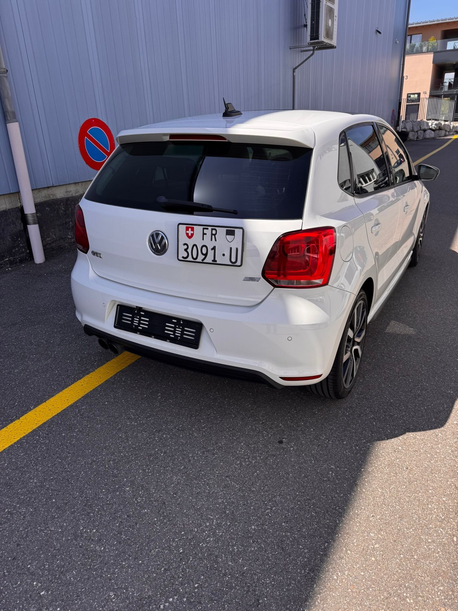 VW Polo 1.4 TSI GTI Carbon Edition DSG-image-4